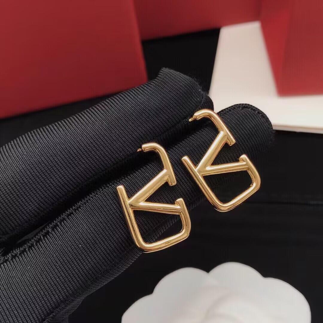 Va1e*ntin0 earring