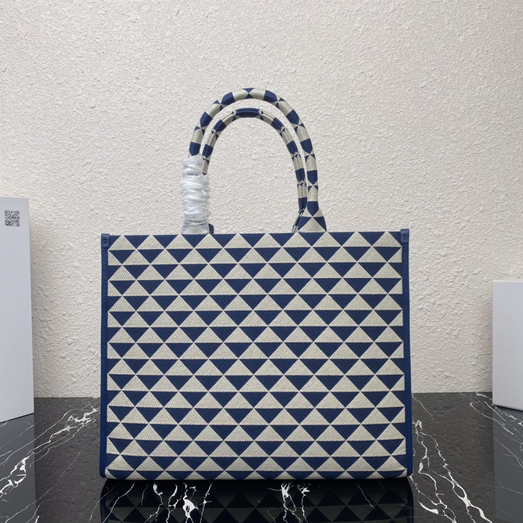 Pra*a small tote in saffiano leather 1ba356-39*31*11cm