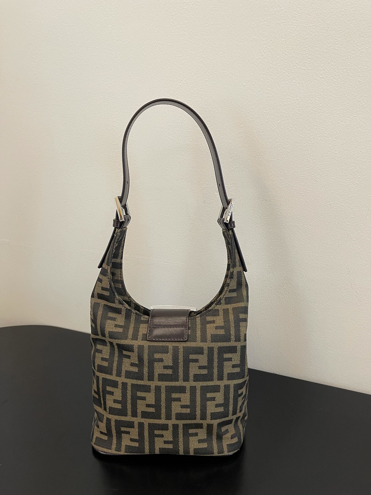 F**di vintage handbags-19x15x14cm