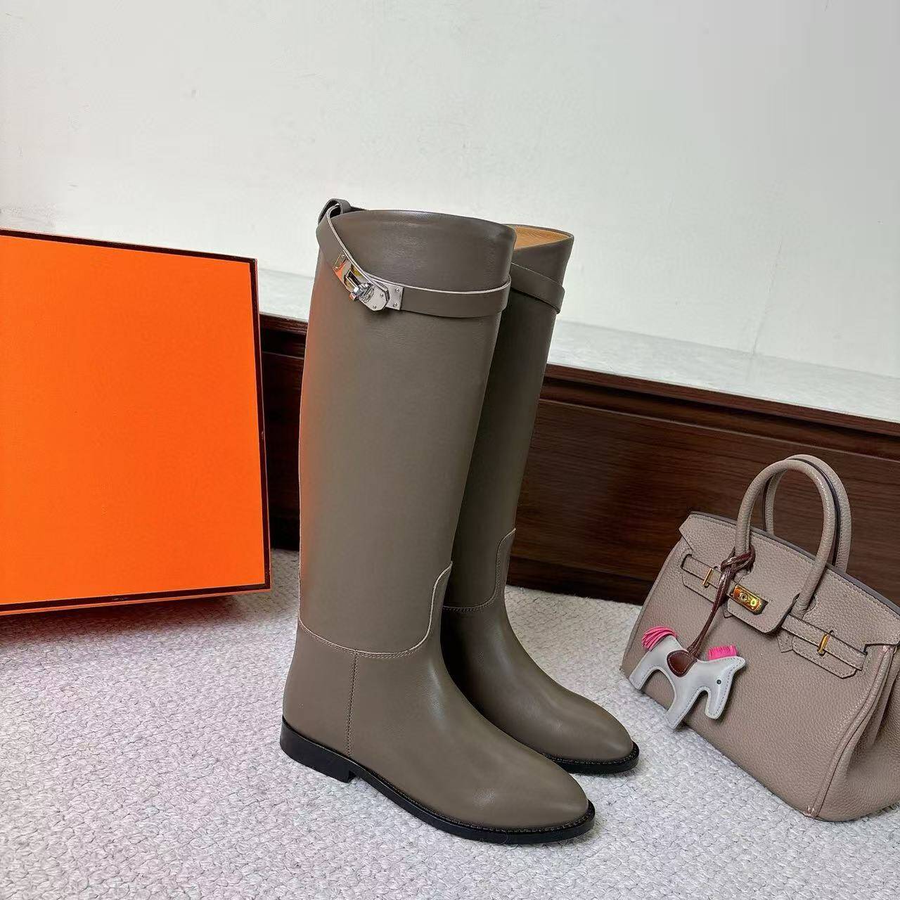 H**me5 boots