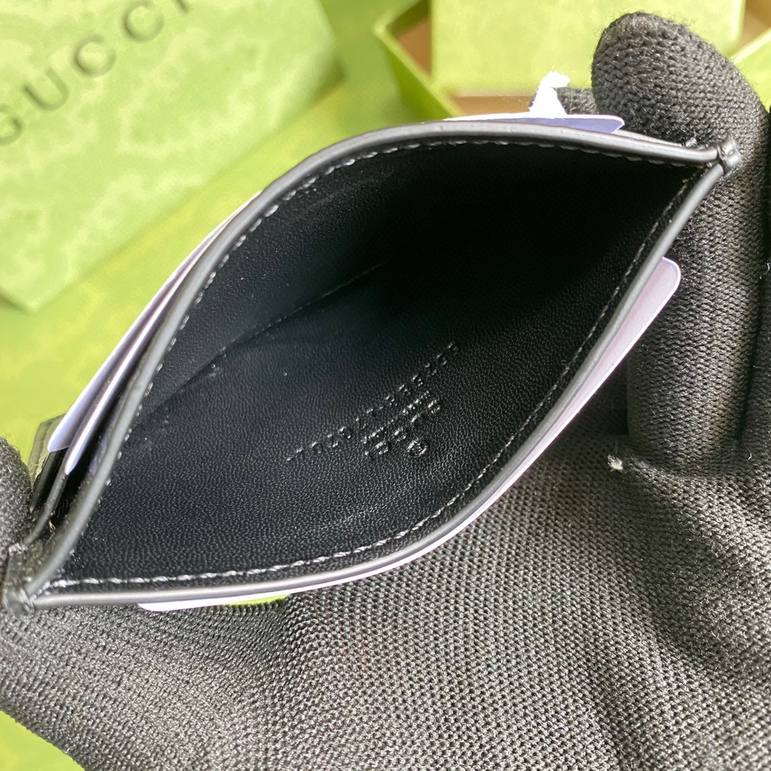 G*u*i wallet-10*7.5cm