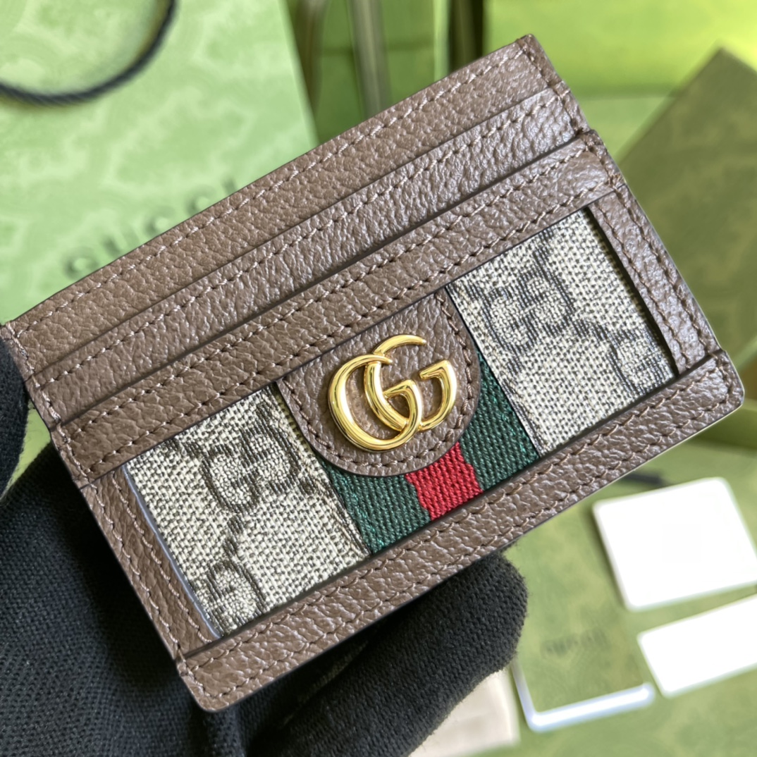 G*u*i wallet-10*7.5cm