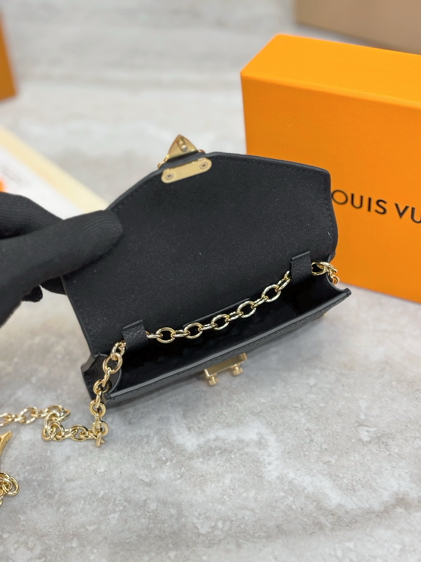 L0vis Vvtt0n Pouch Metis Belt-13.5 x 8CM