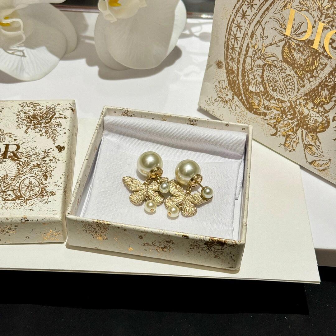 Ch@nel Earring