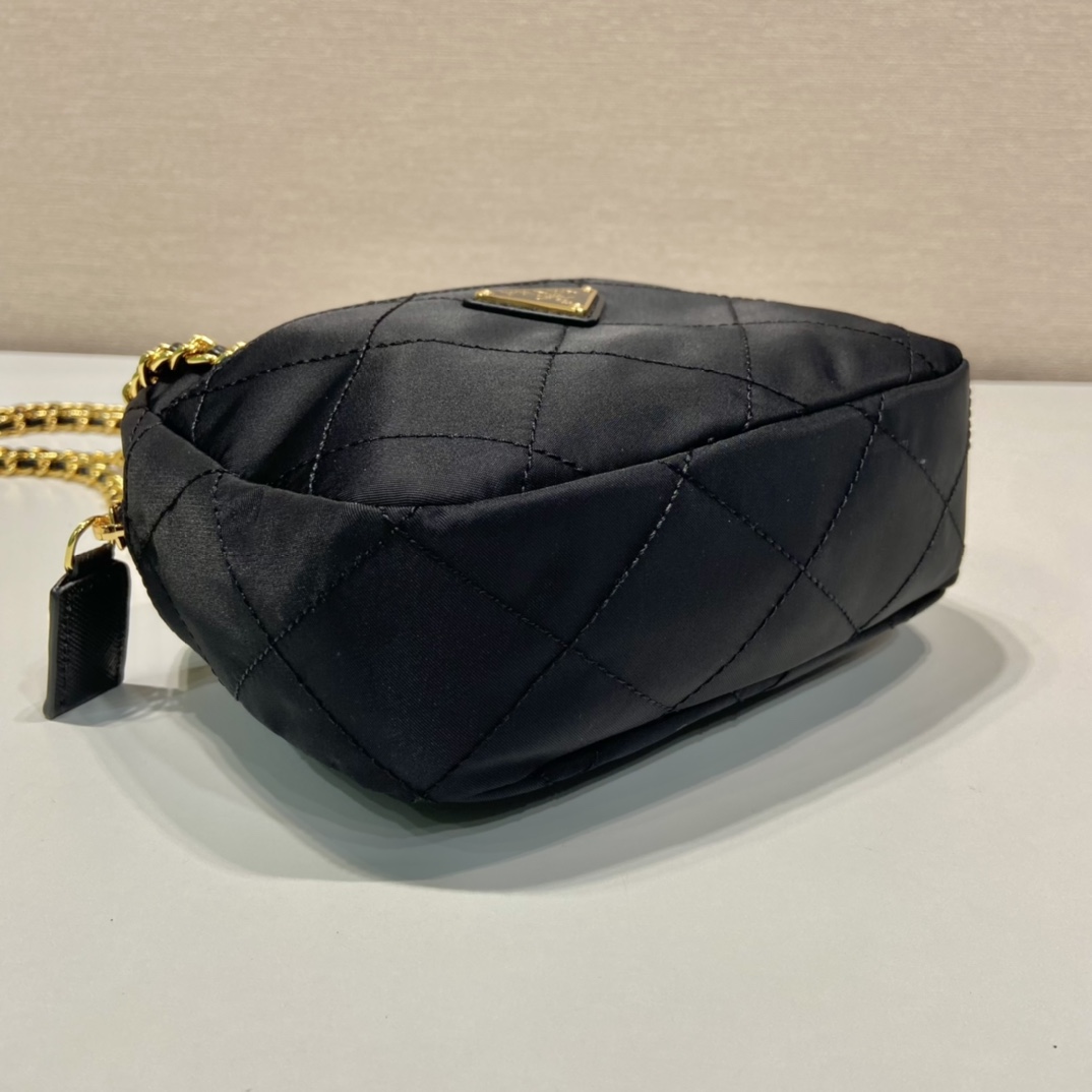 Pra*a 1bd632 vintage bag-19*14*6cm