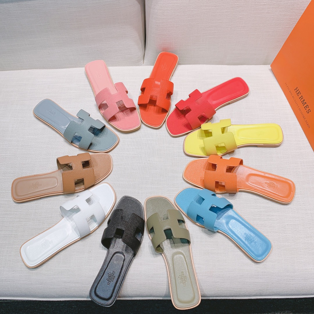 H**mes slippers