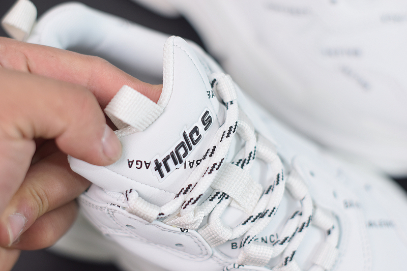 Ba*len*cia*ga triple s