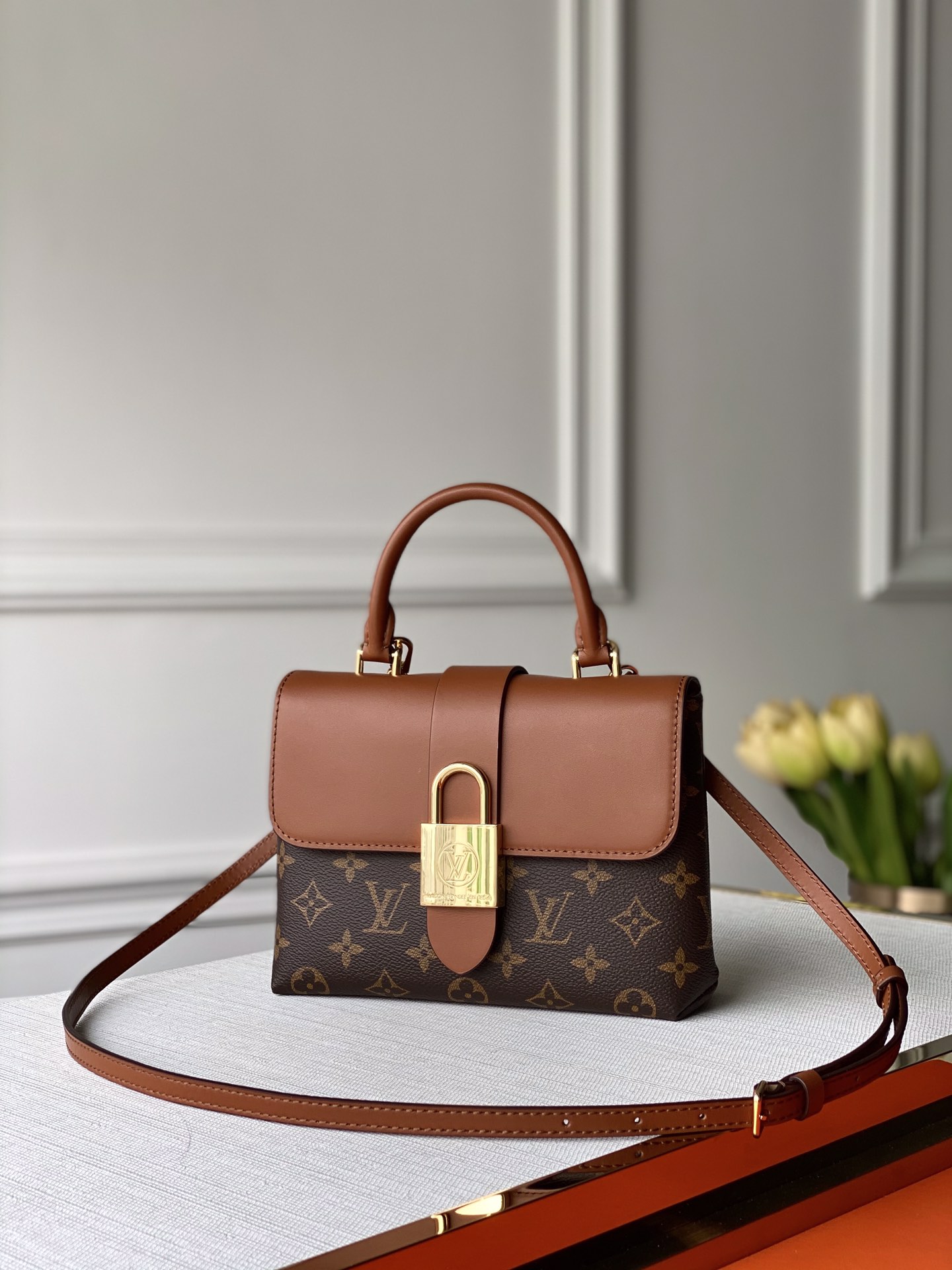 l0*is V*t0n locky bb bag -21* 17.0*8cm