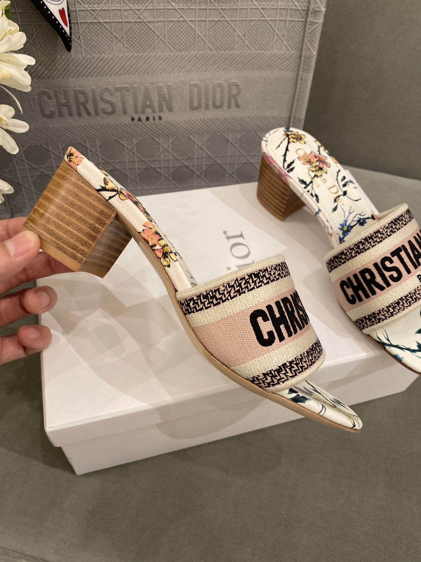 D*or slippers
