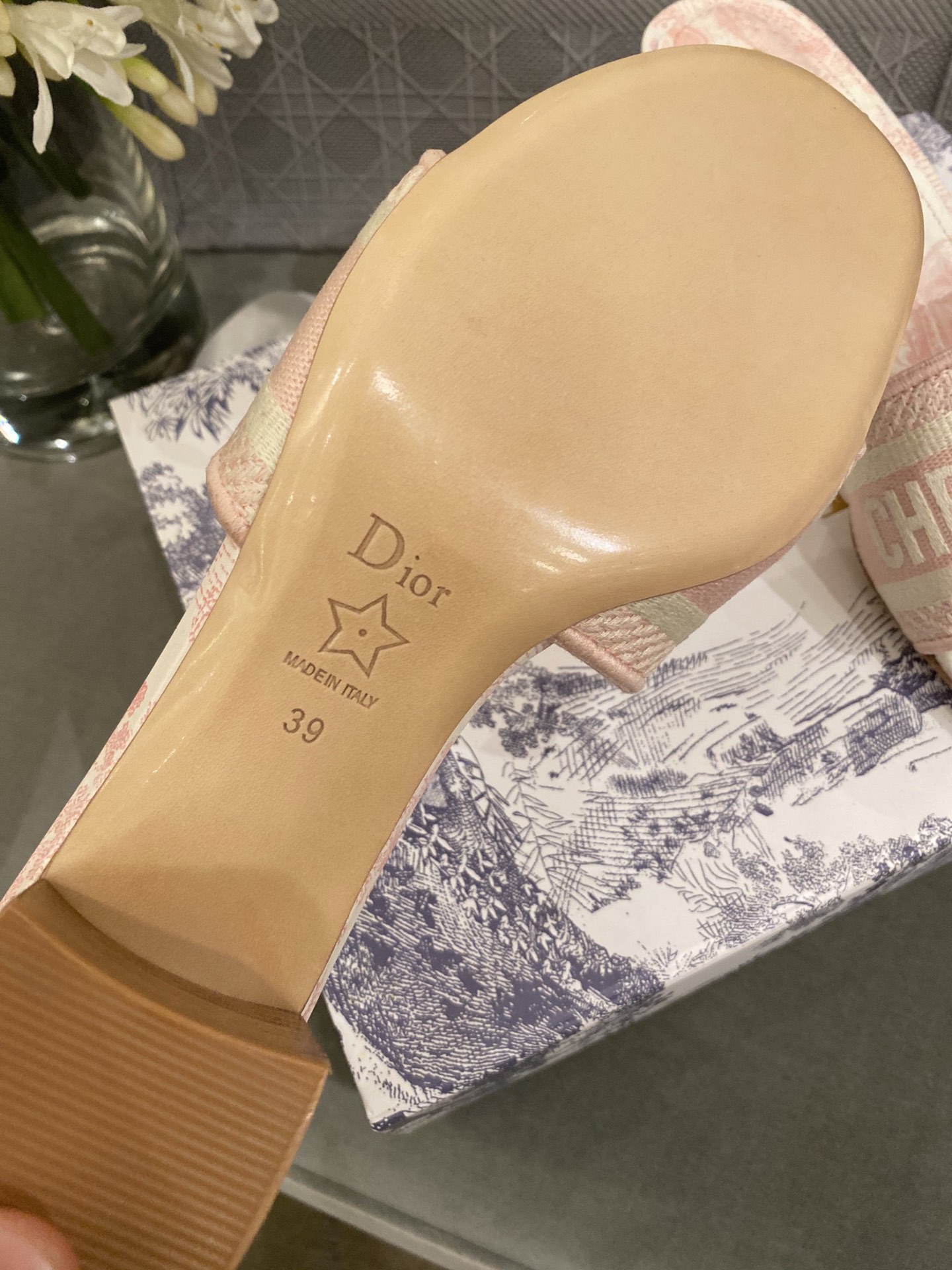 D*or slippers