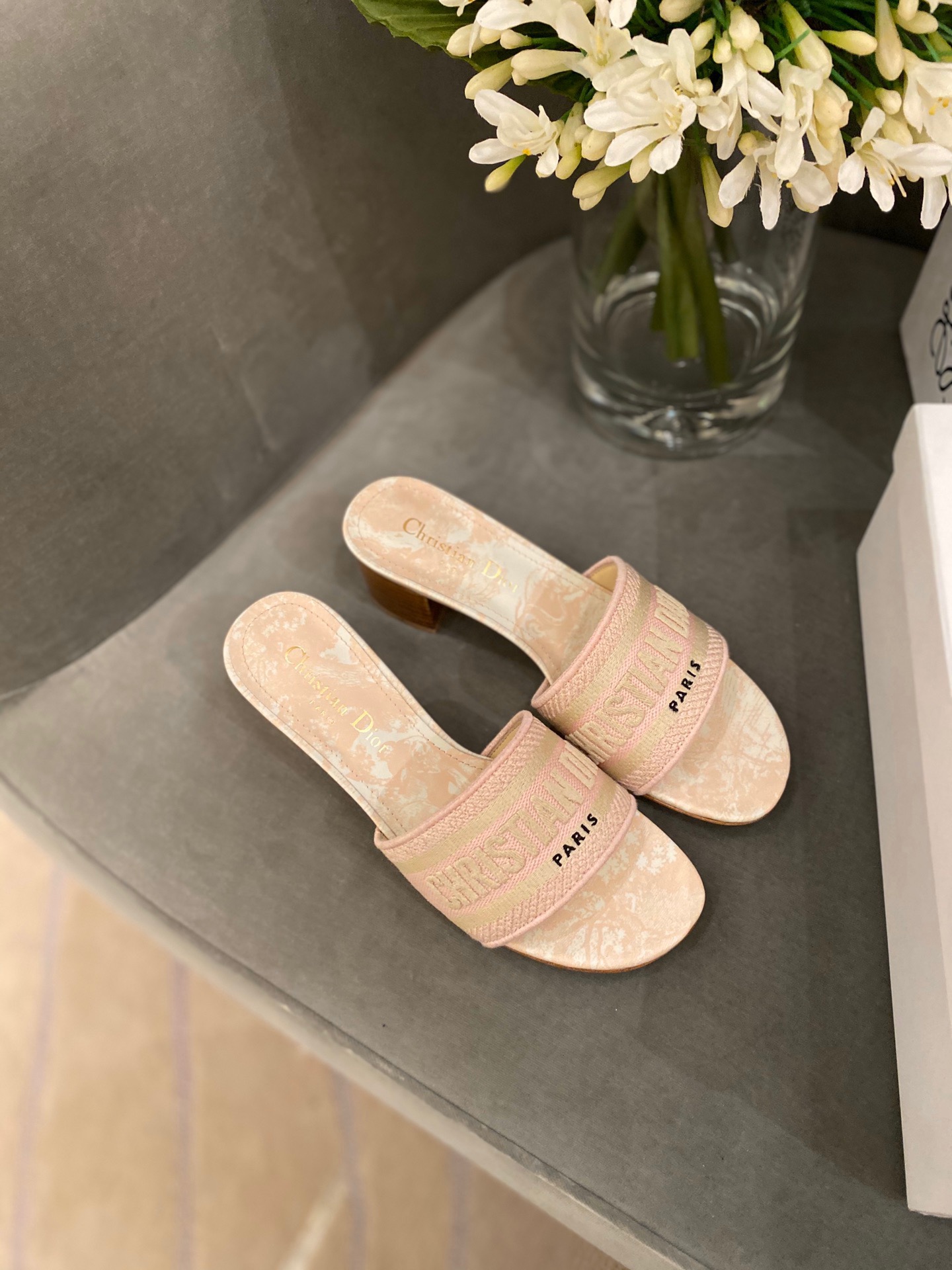 D*or slippers