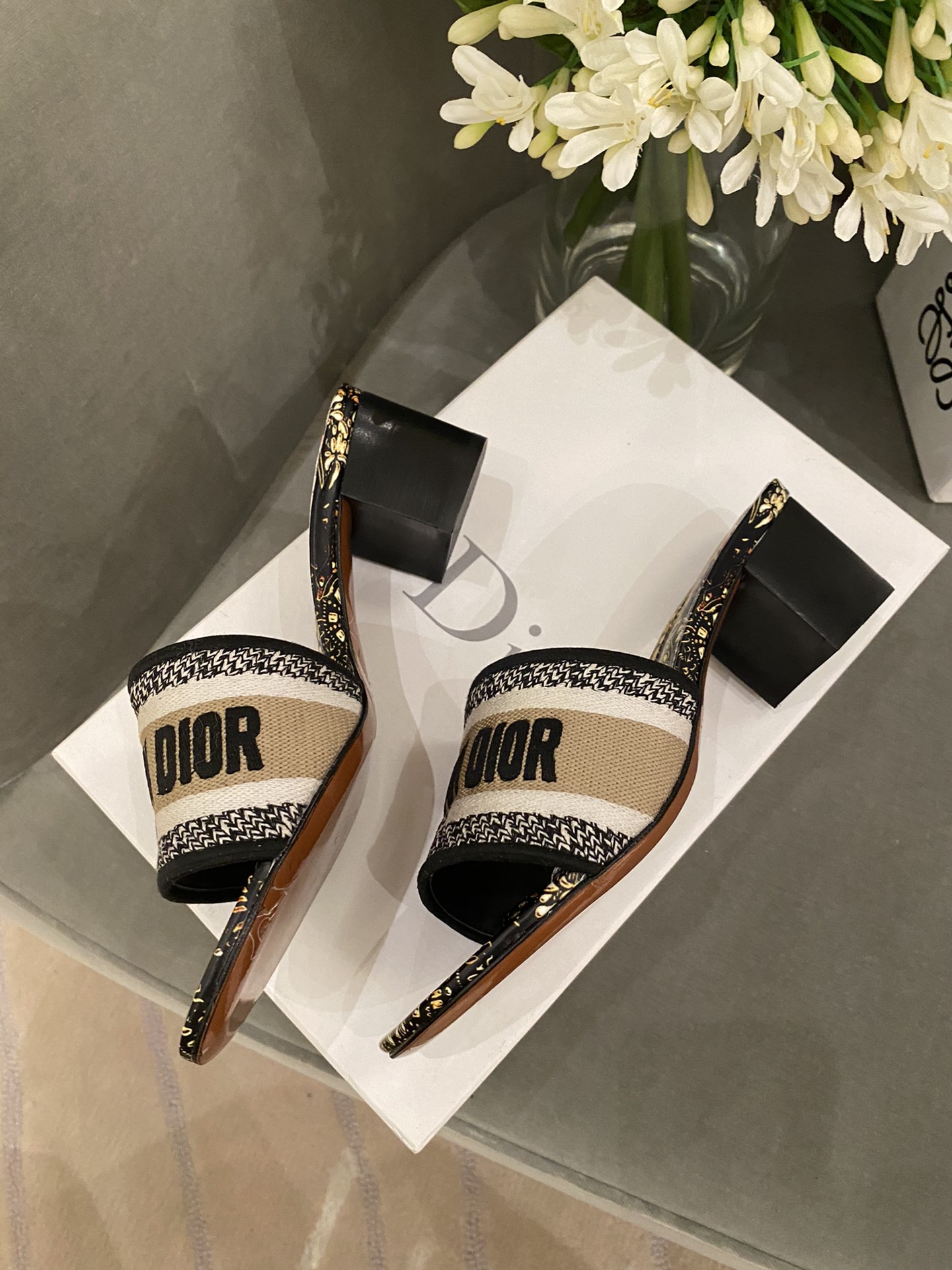 D*or slippers