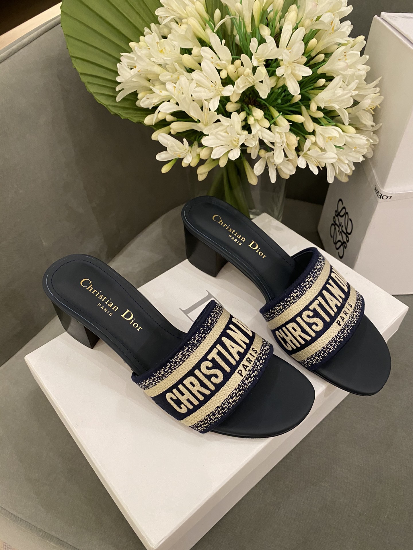 D*or slippers