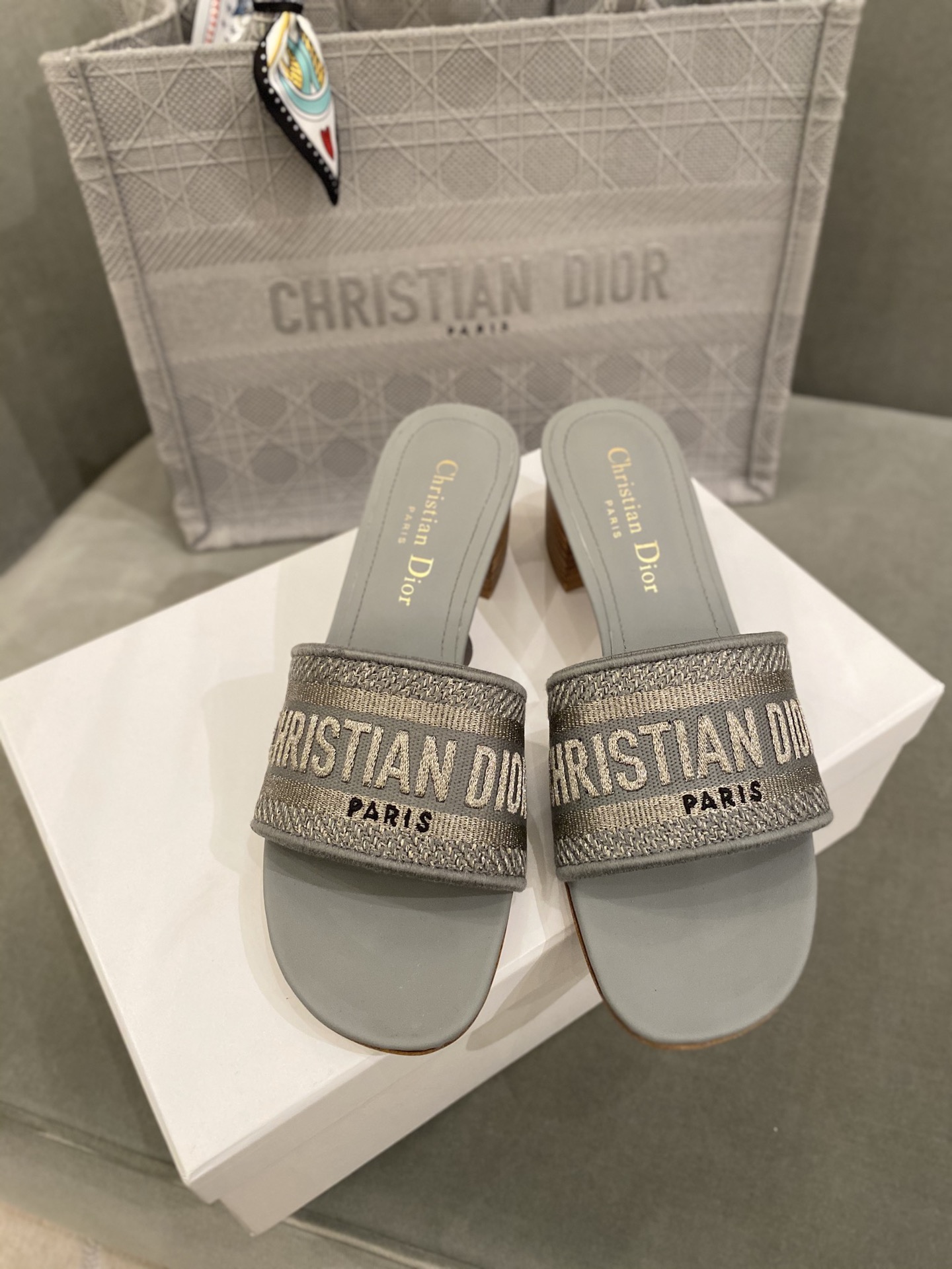 D*or slippers