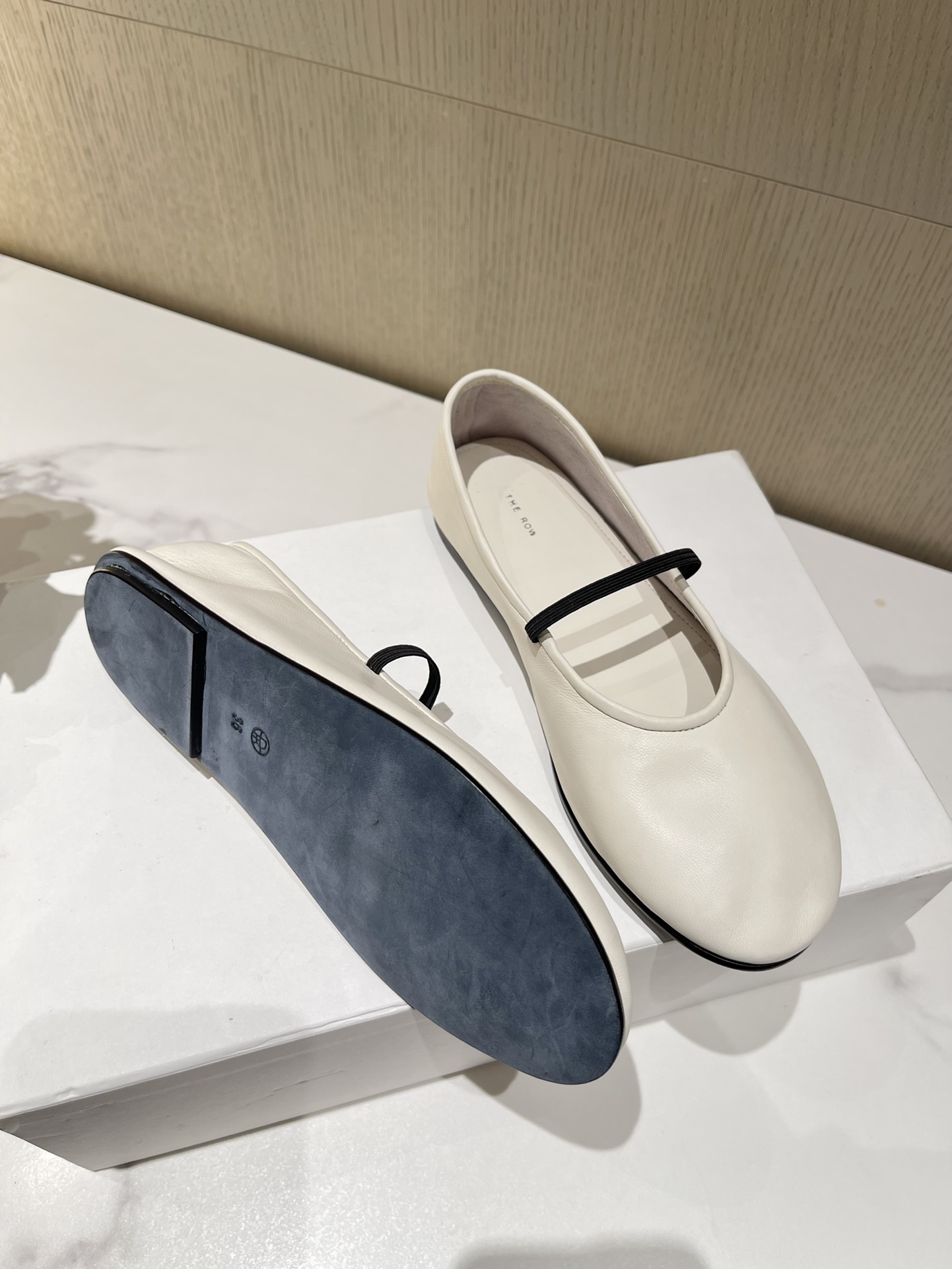 T*e R0w ballet single shoes
