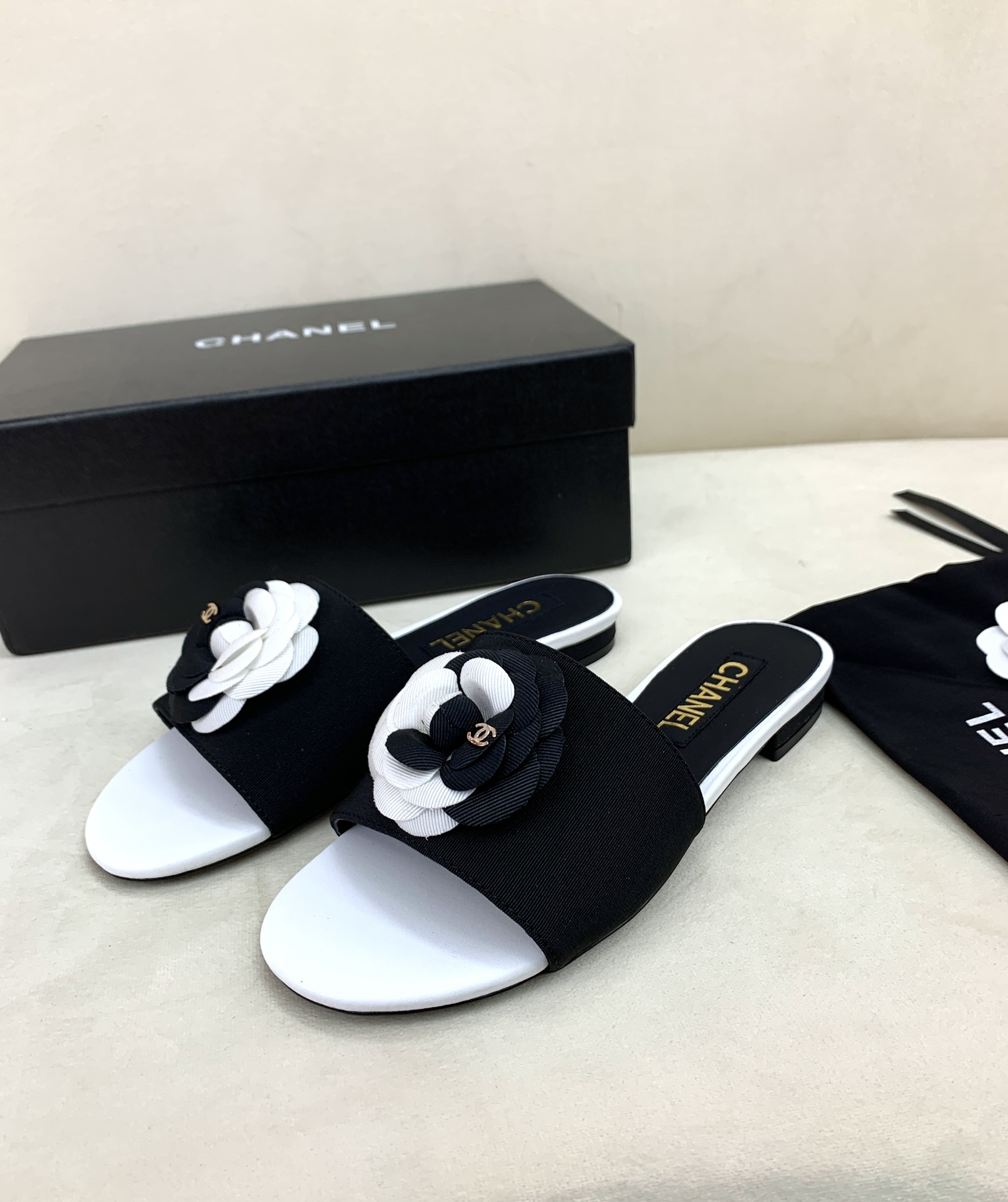 CHANLE Heels