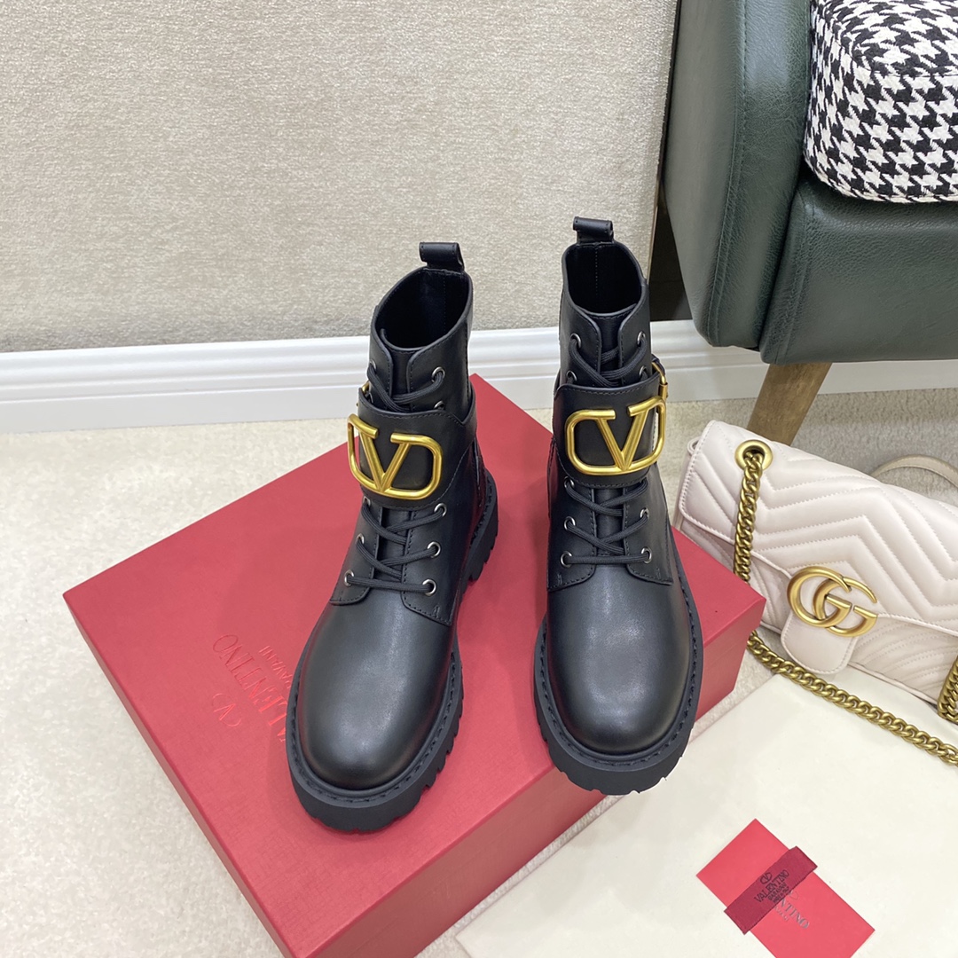 Va1e*ntin0 boots