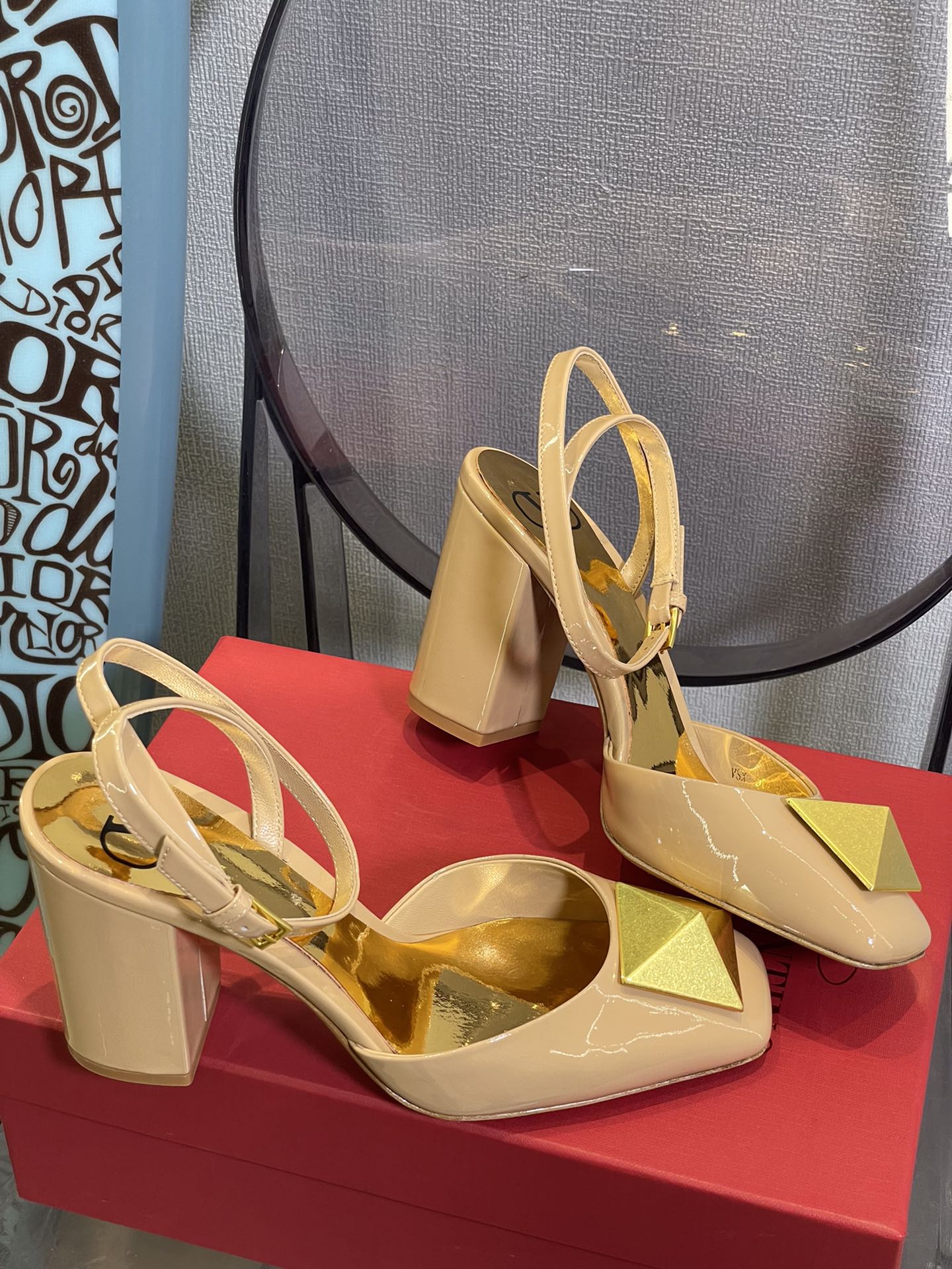 Va1e*ntin0 2022ss heels