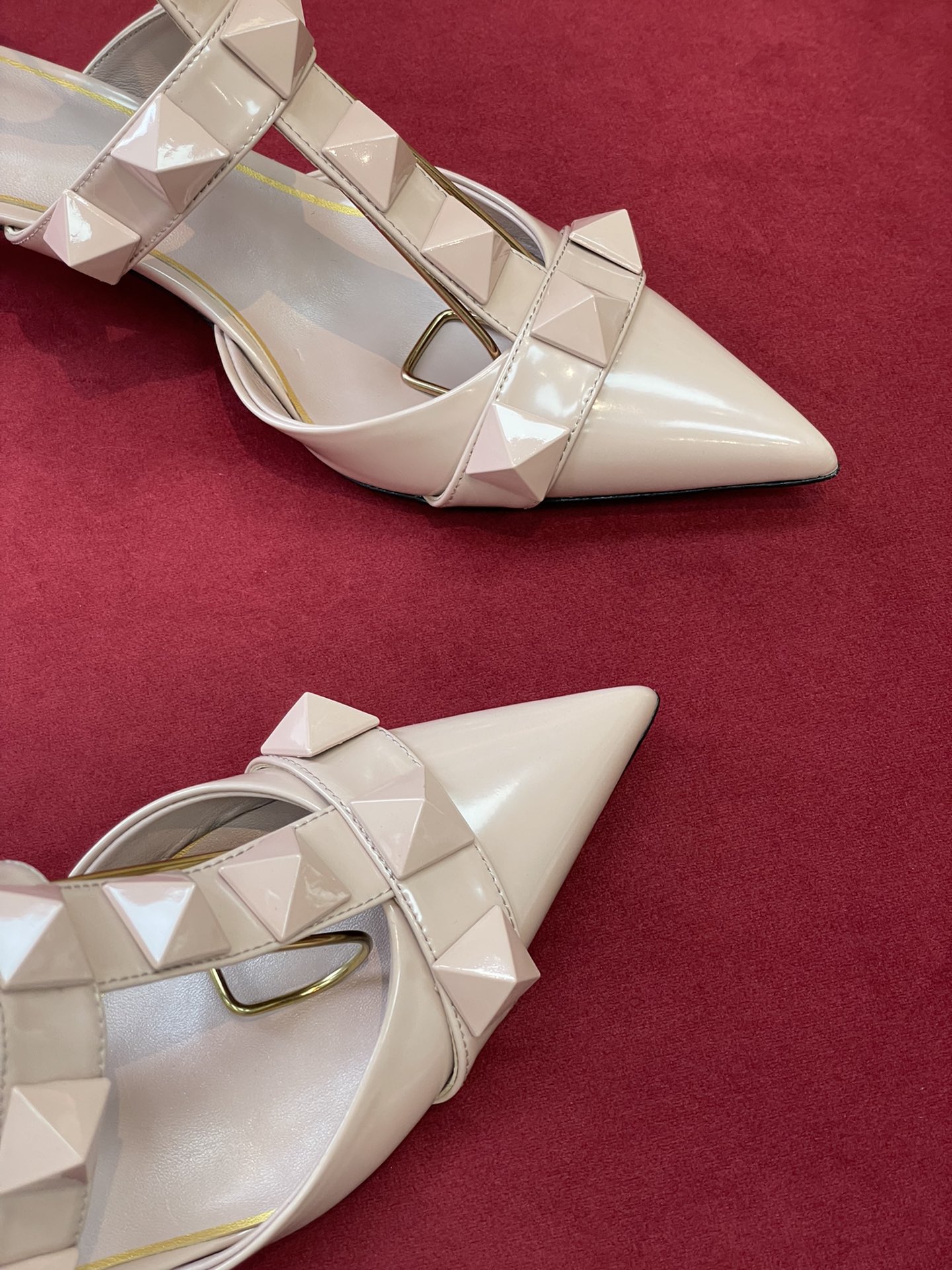 Va1e*ntin0 2022ss heels(size:35-42)