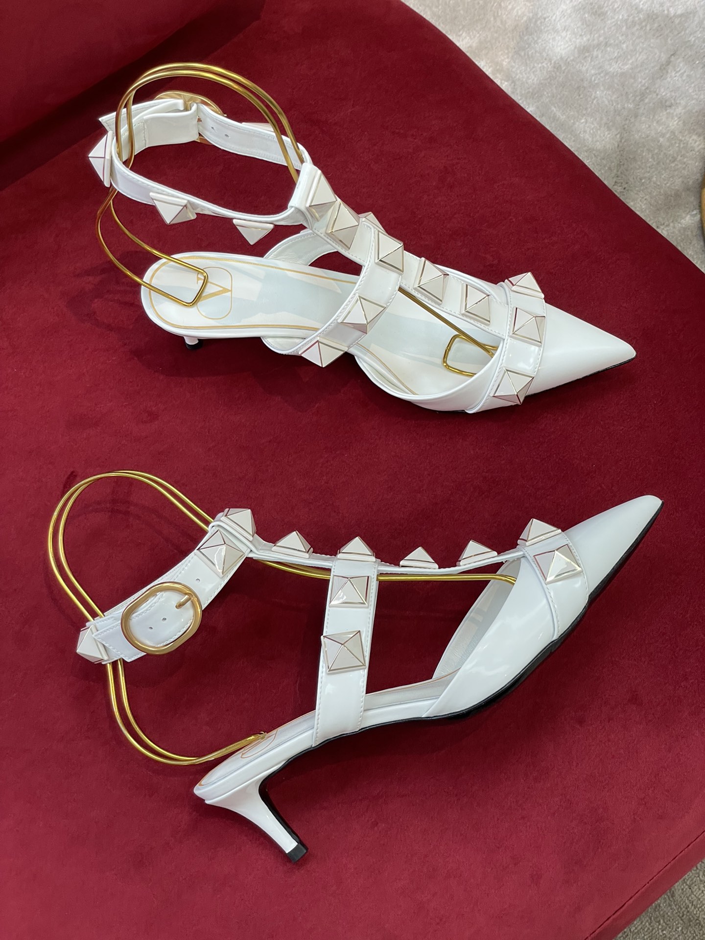 Va1e*ntin0 2022ss heels(size:35-42)