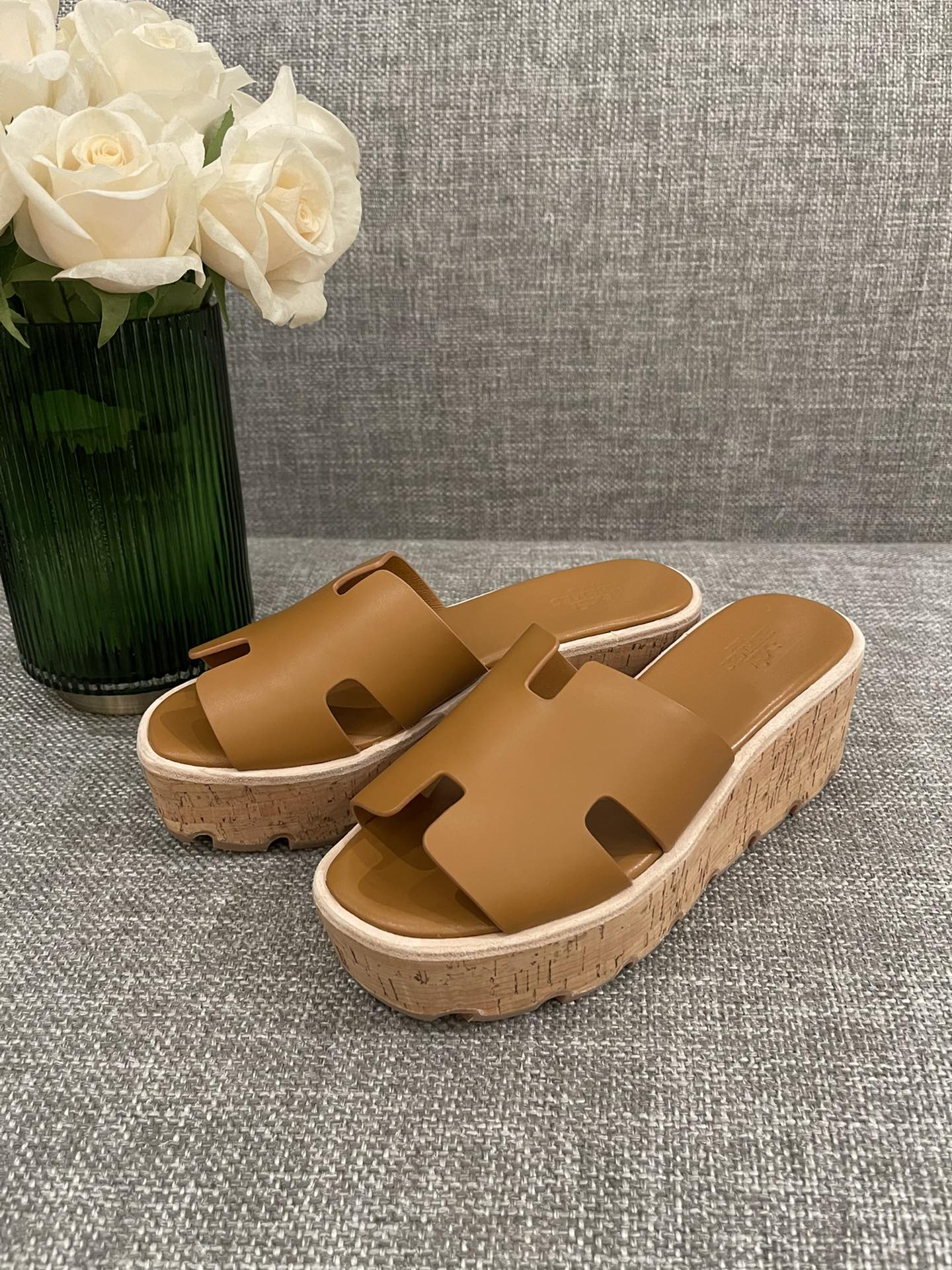 H**mes slippers