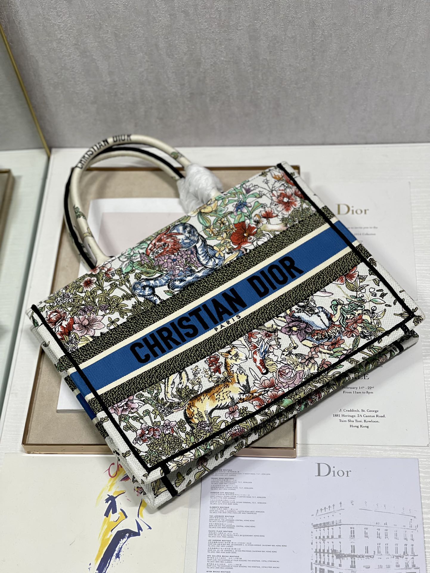 D*or book tote