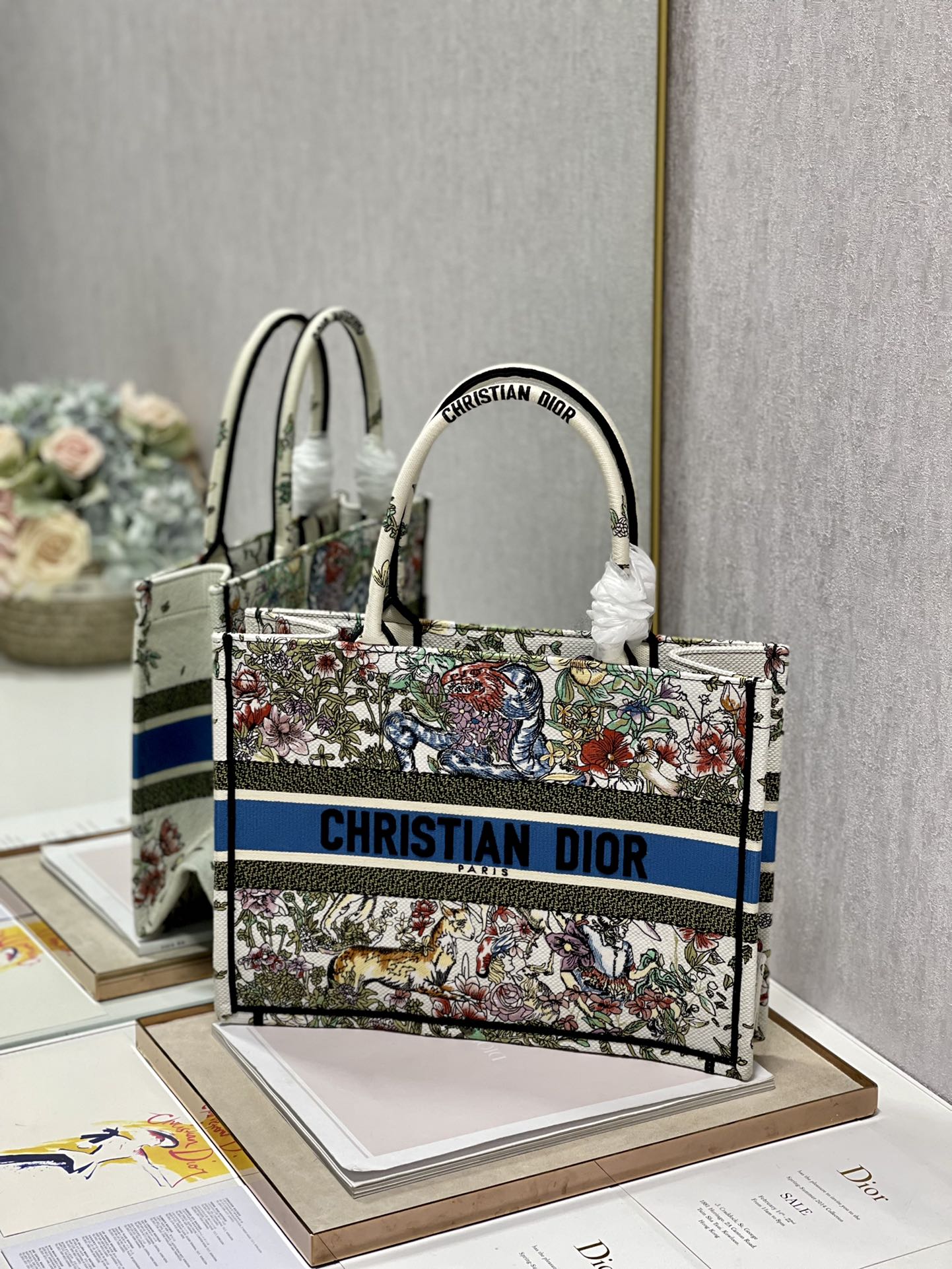 D*or book tote