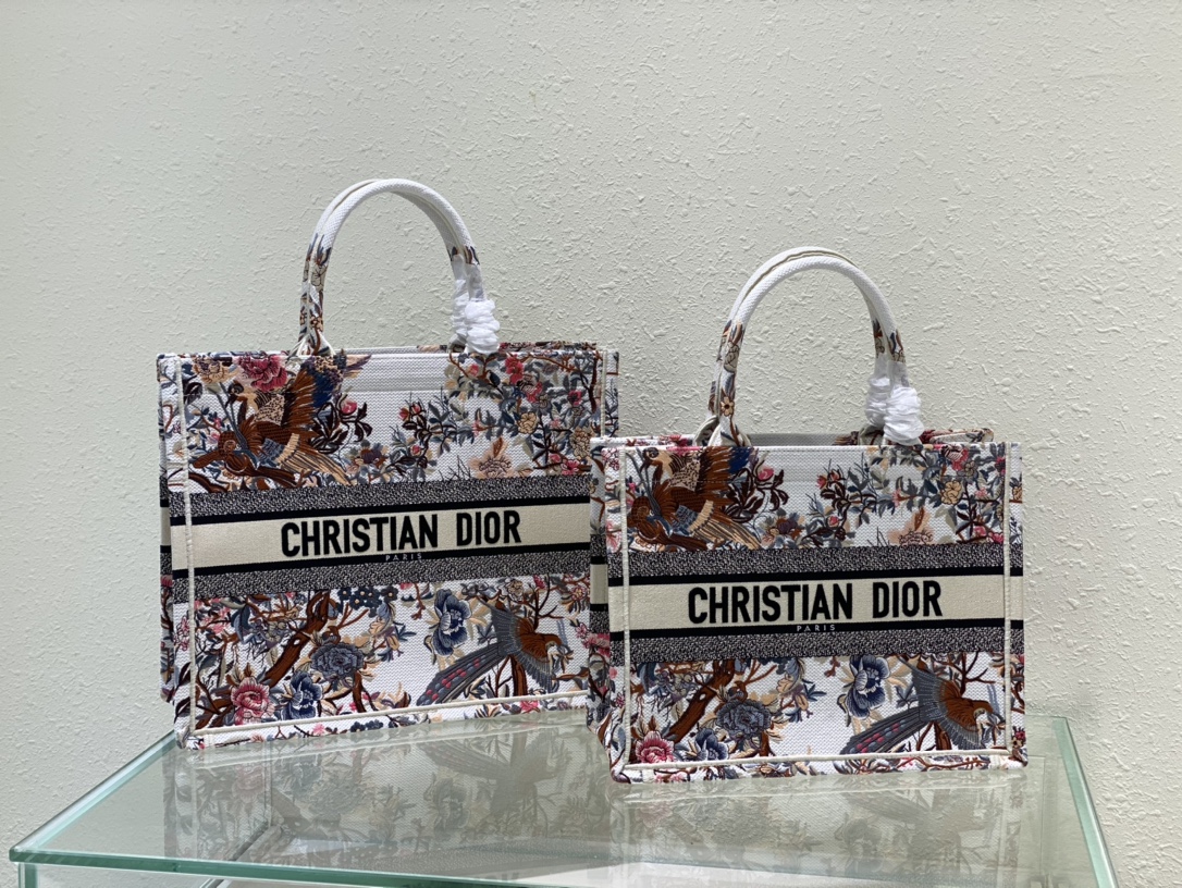 D*or book tote