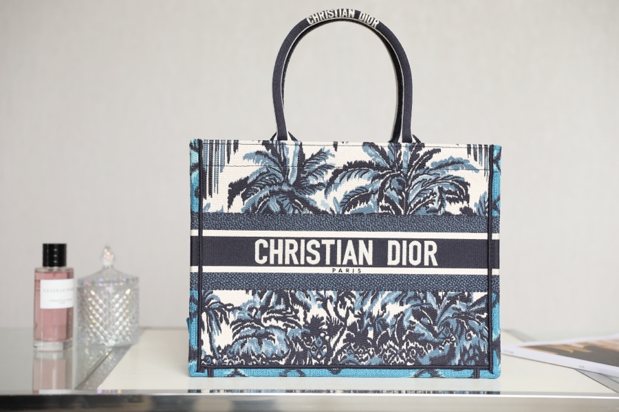 D*or small book tote-36.5cm