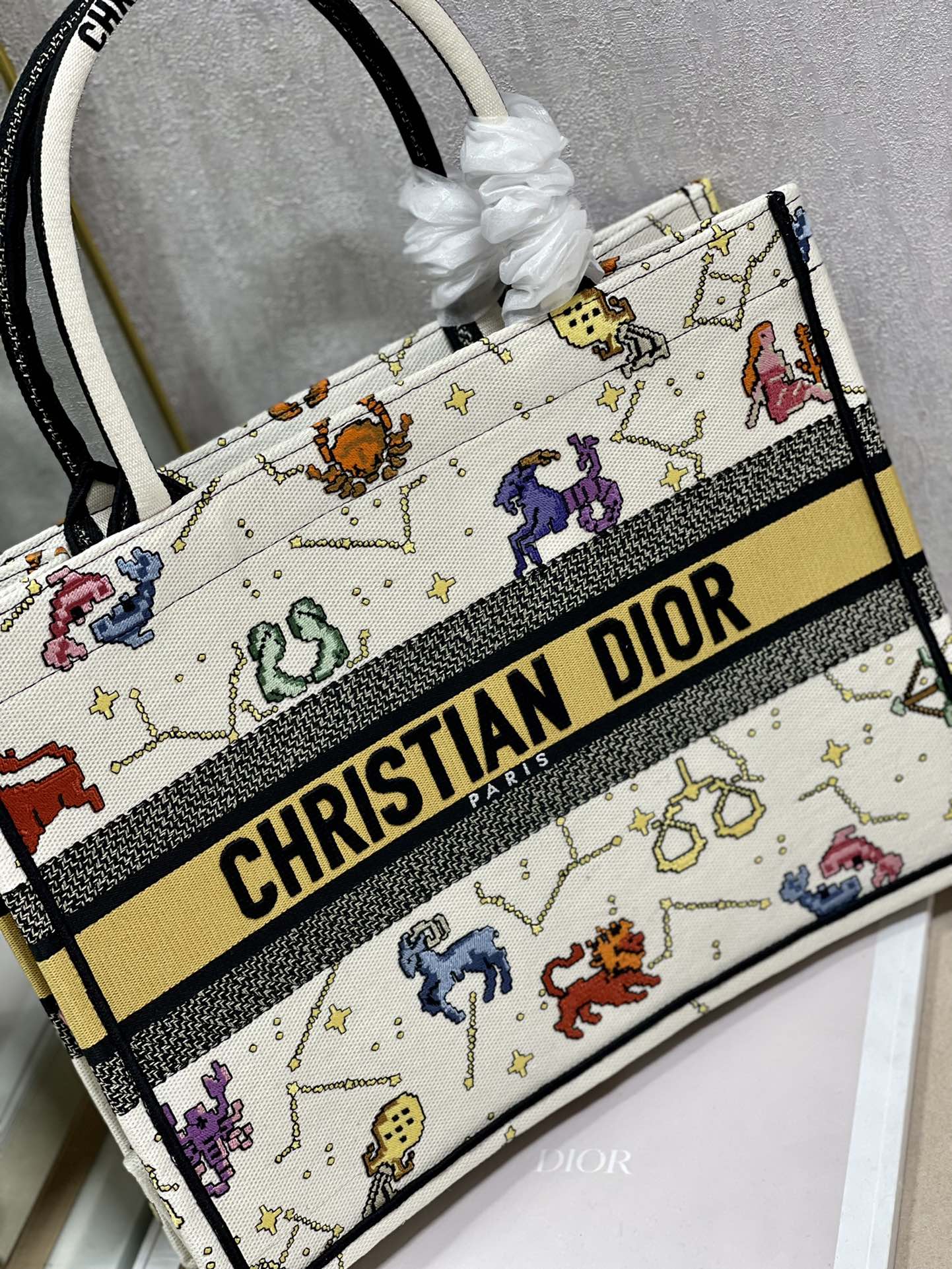 D*or small book tote-36.5cm