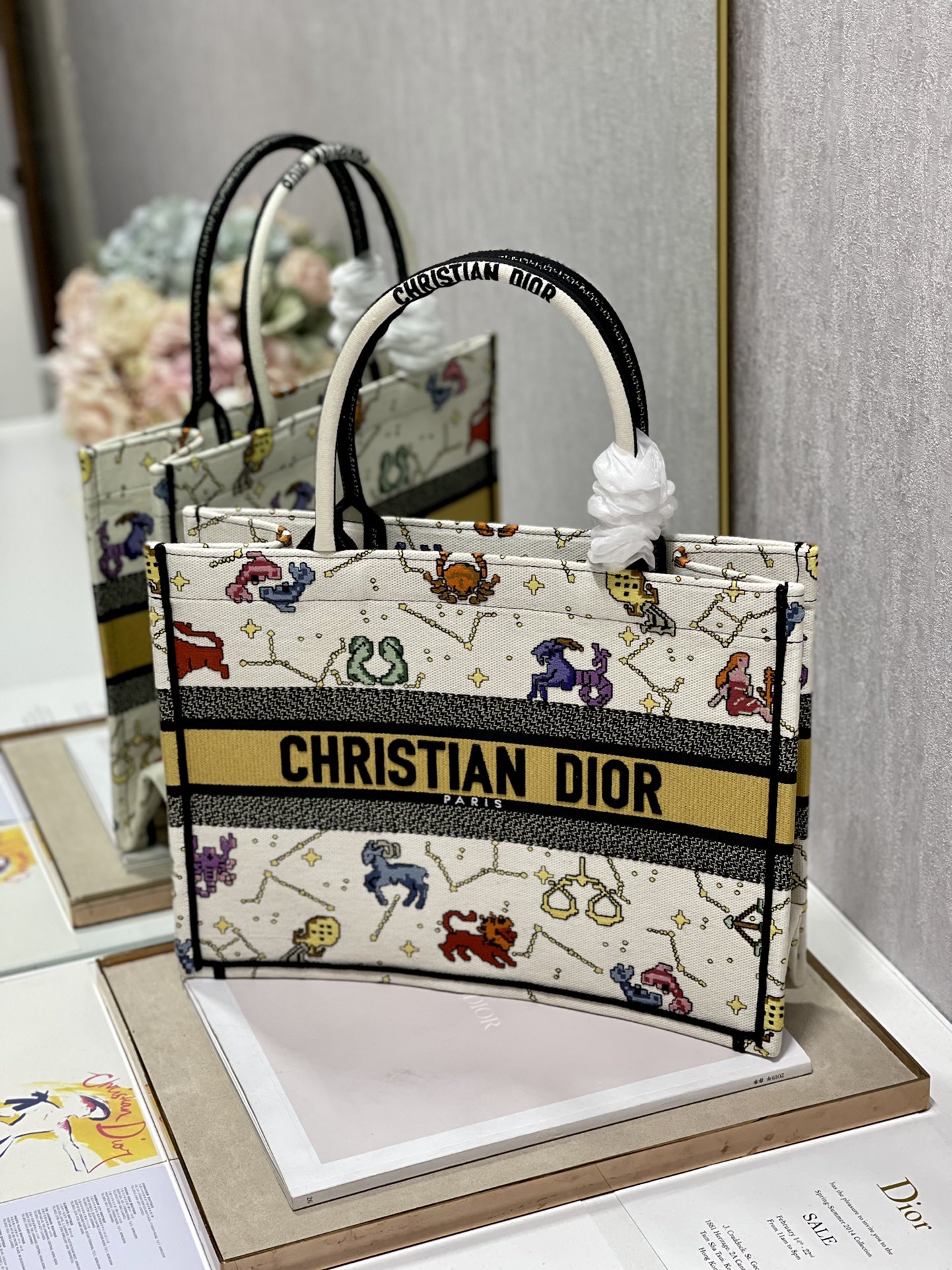 D*or small book tote-36.5cm
