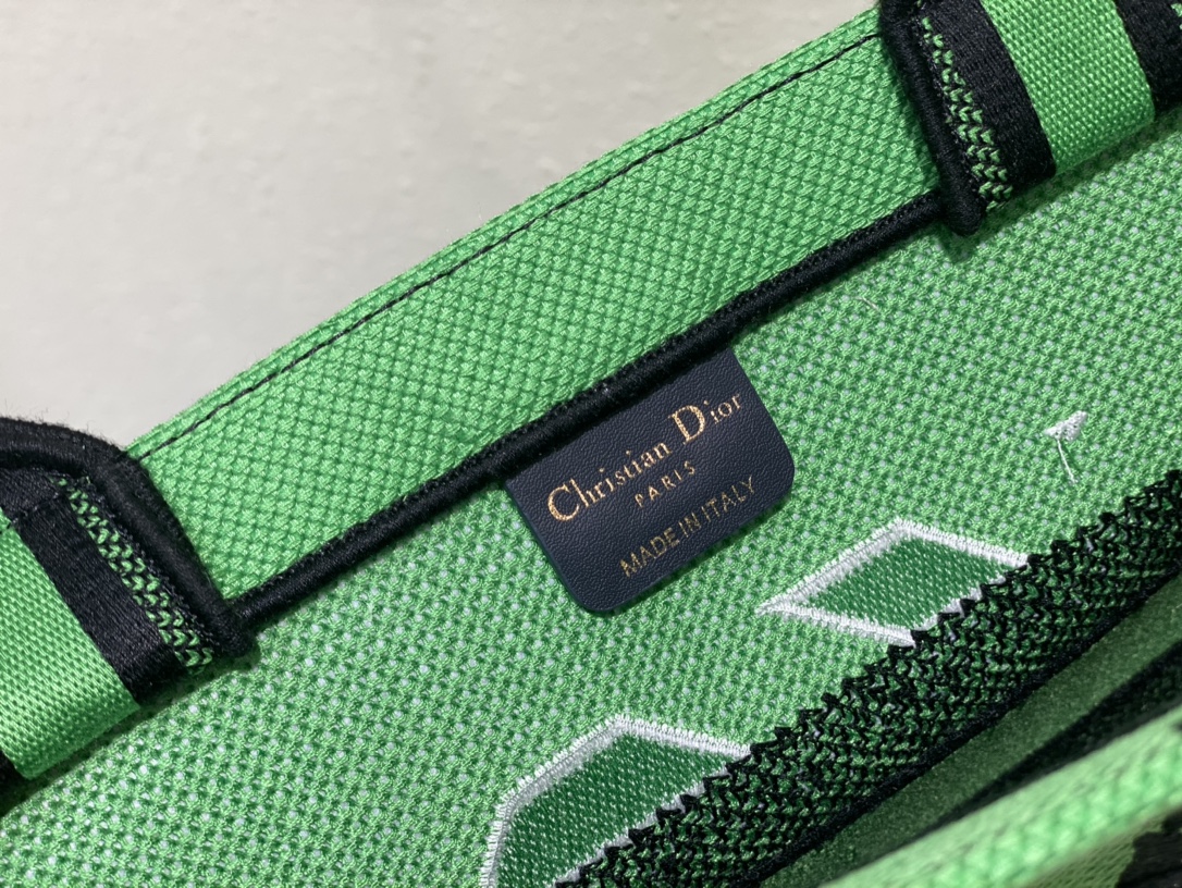 D*or small book tote-36.5cm
