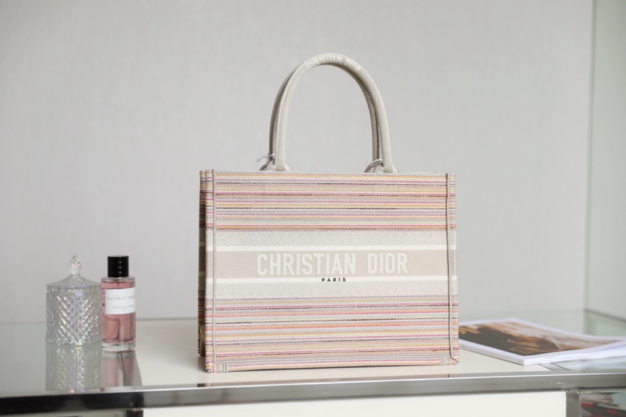 D*or small book tote-36.5cm