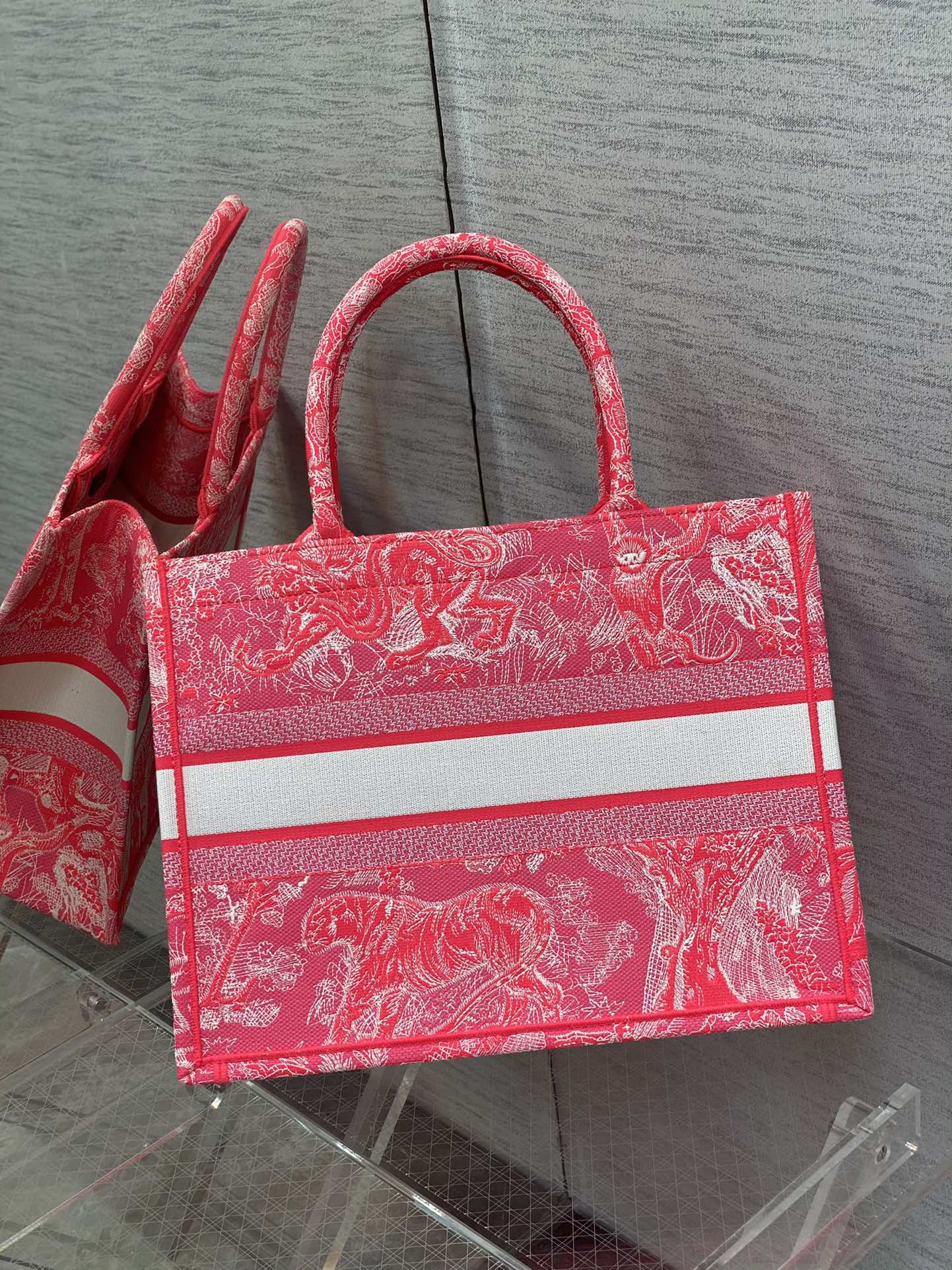 D*or small book tote-36.5cm