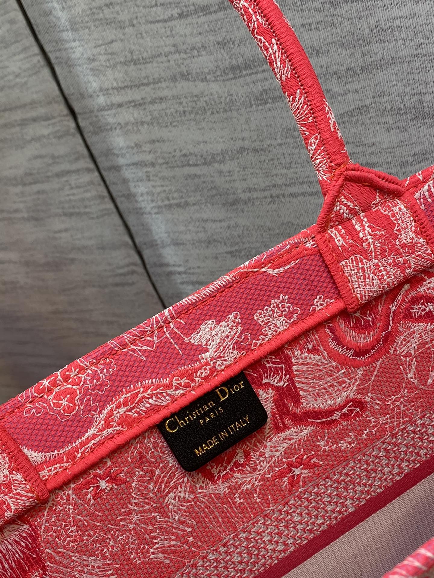 D*or small book tote-36.5cm