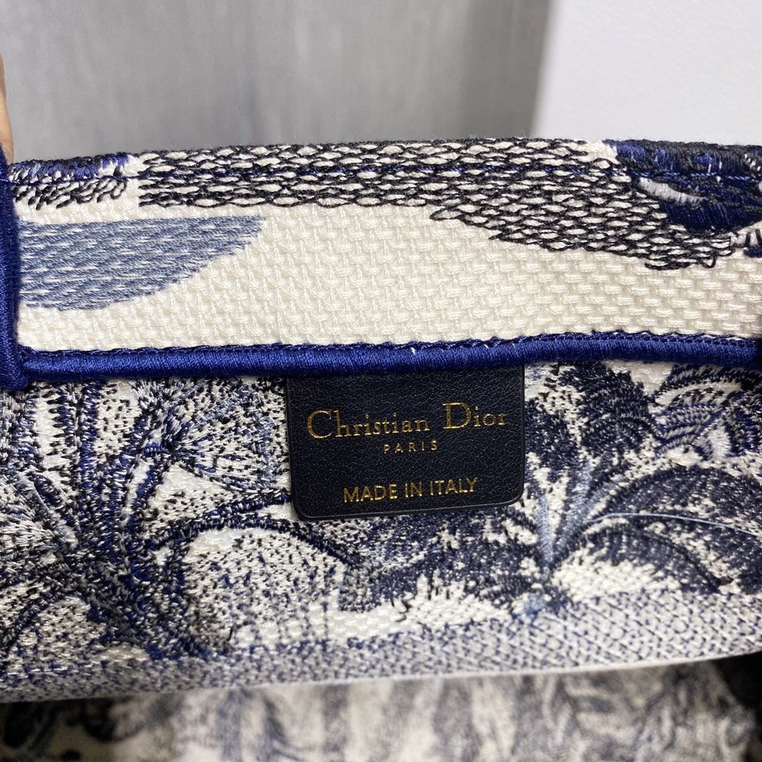 D*or small book tote-36.5cm