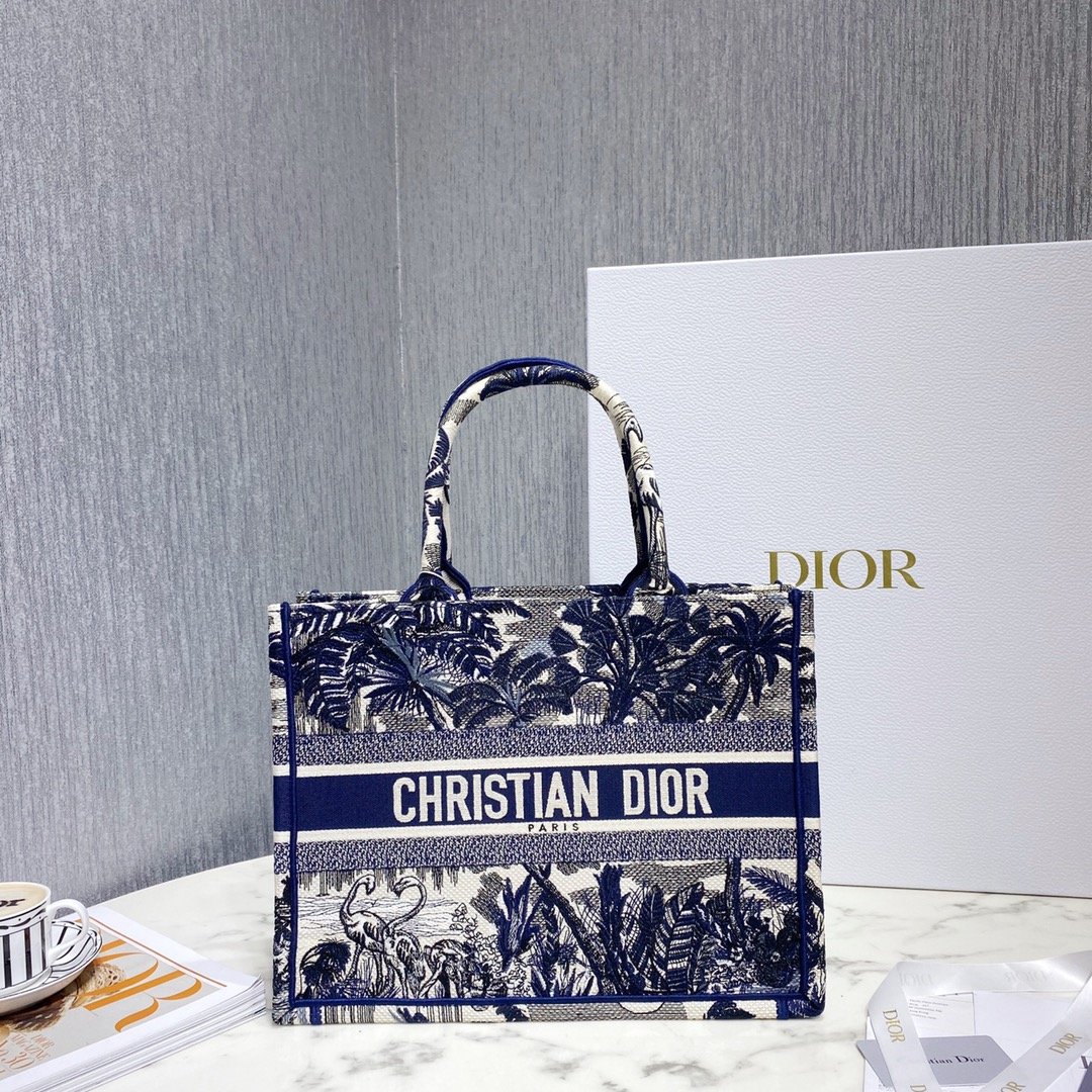 D*or small book tote-36.5cm