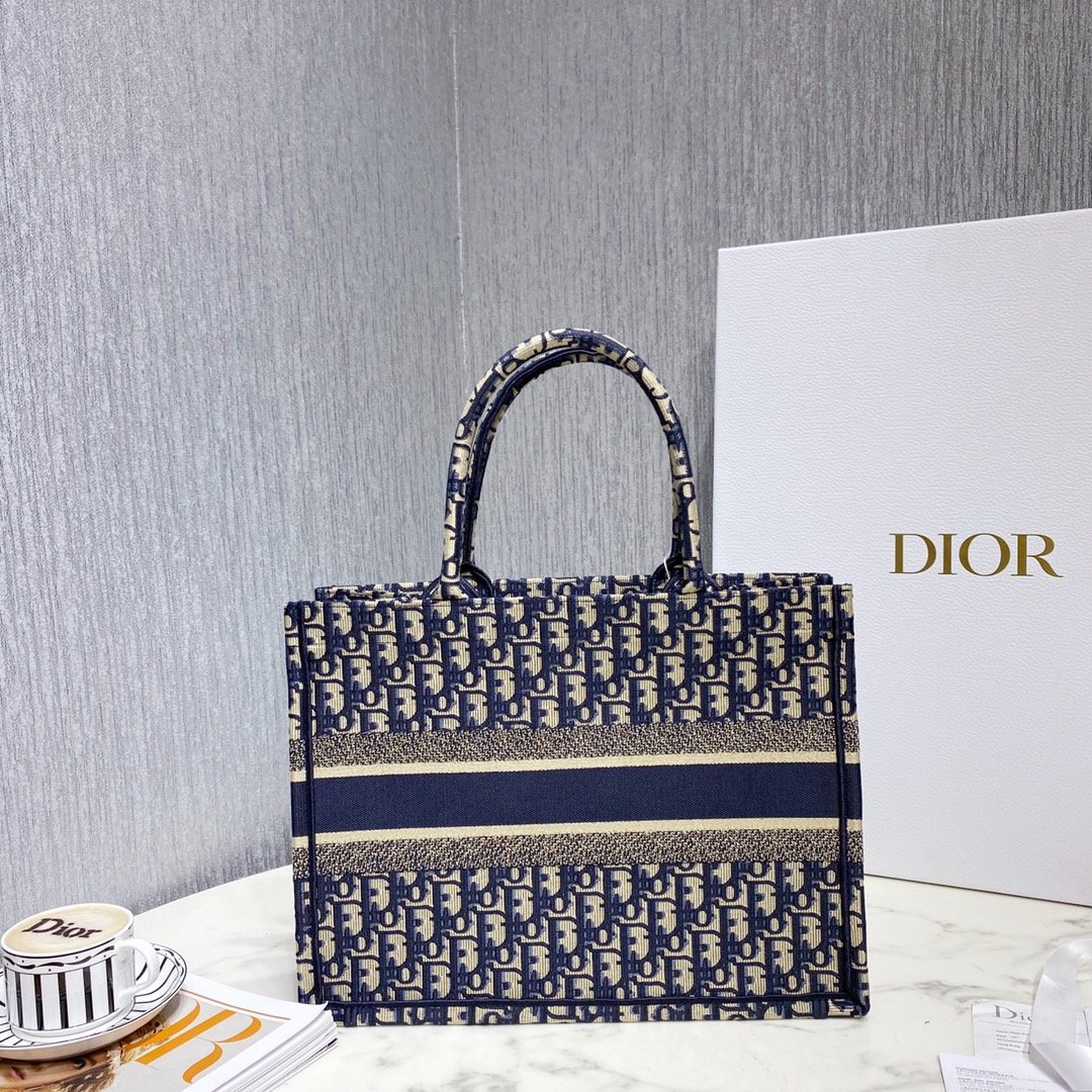 D*or small book tote-36.5cm