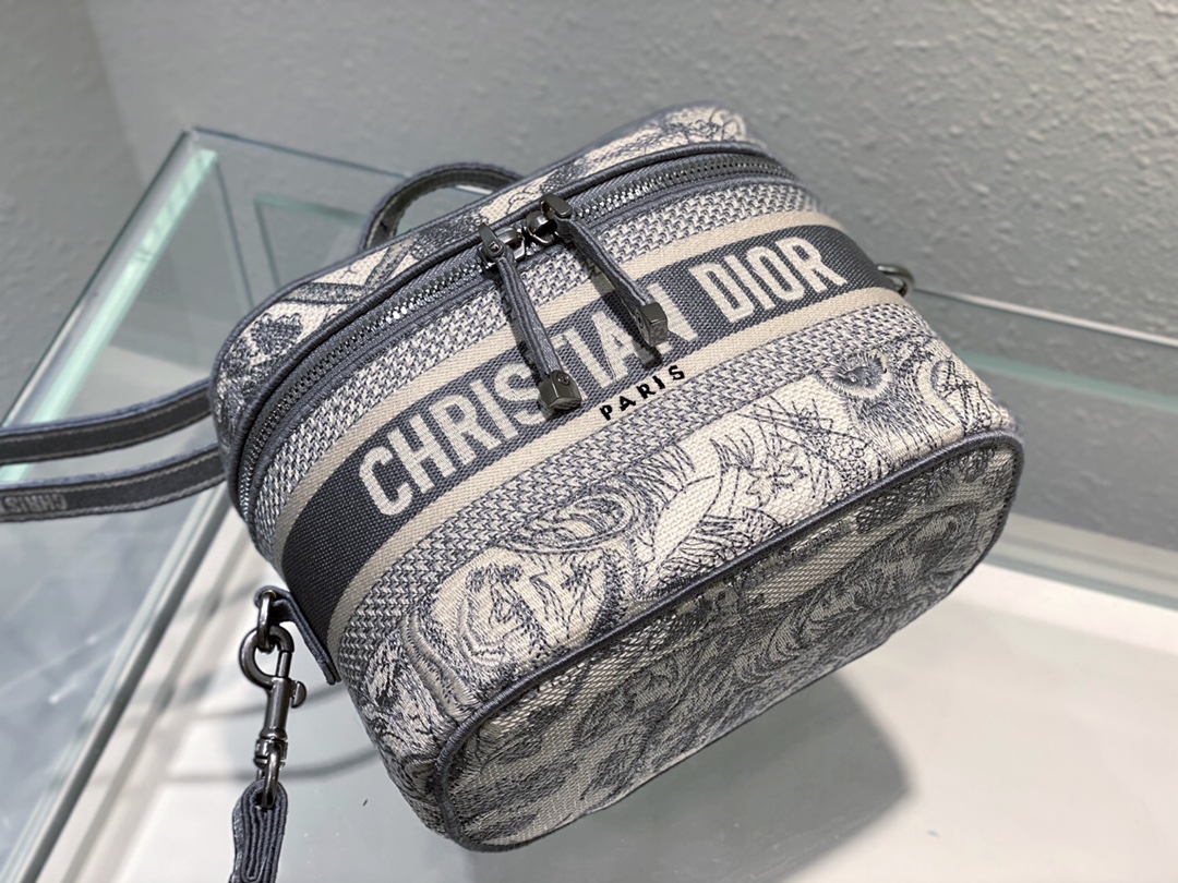 D*or cosmetic bag-18*.5*13*10.5cm