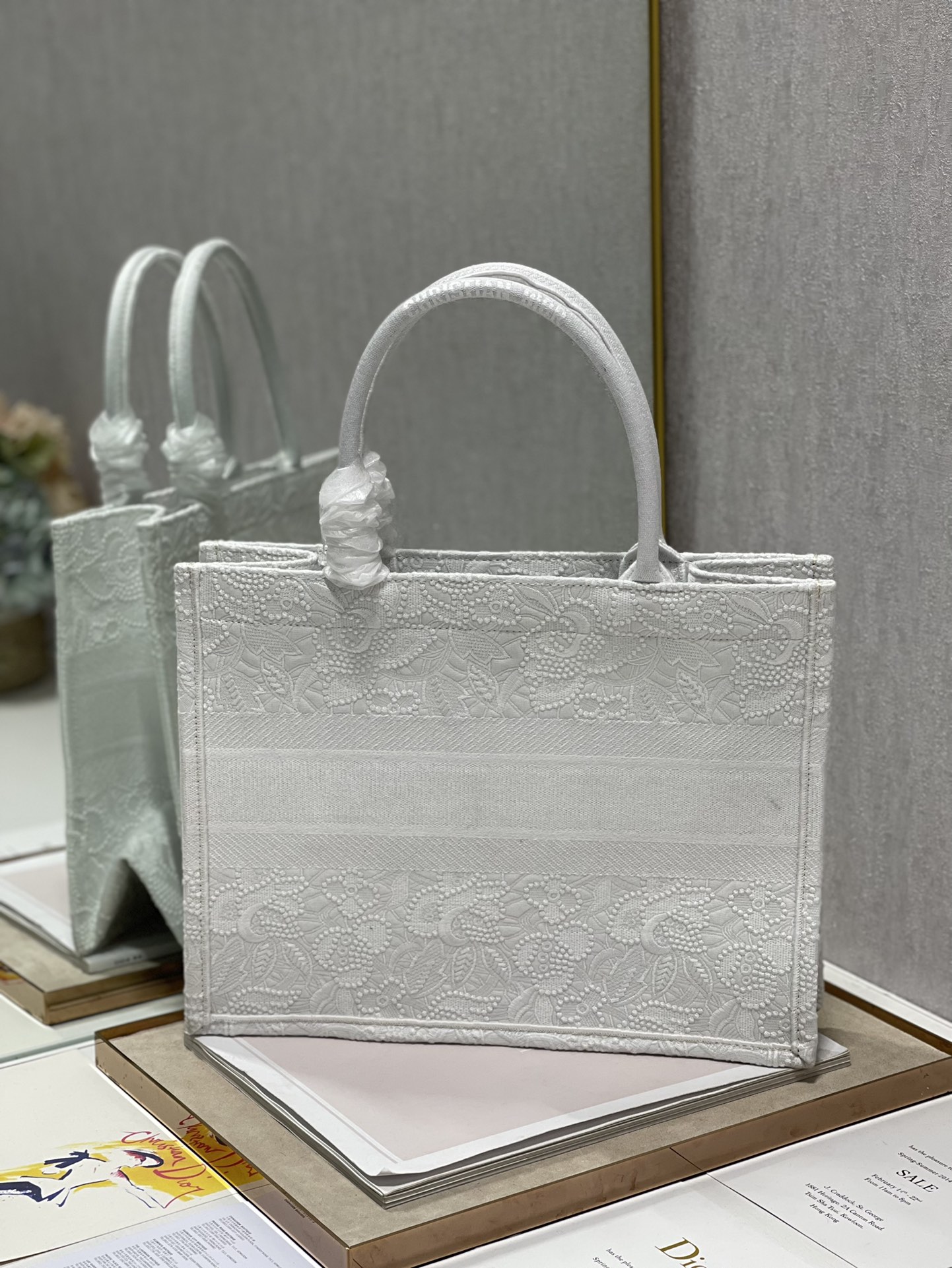 D*or small book tote-36*28cm