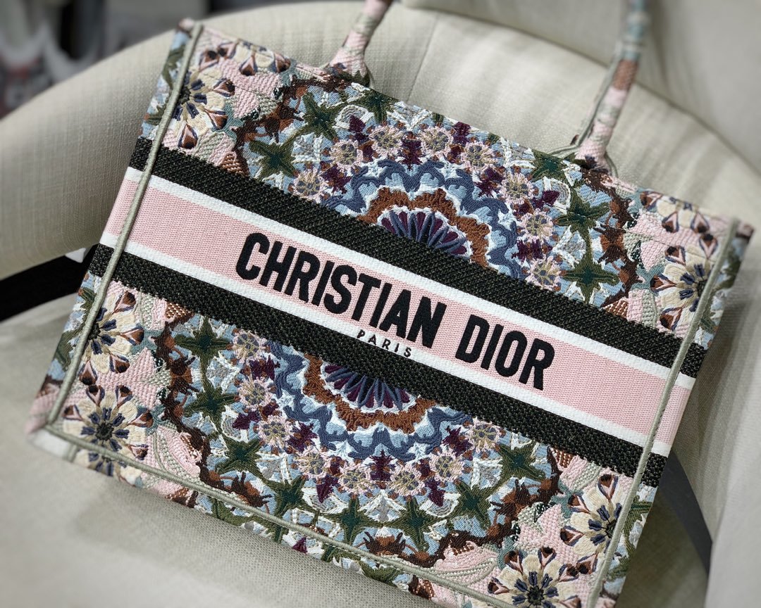 D*or small book tote-36.5cm