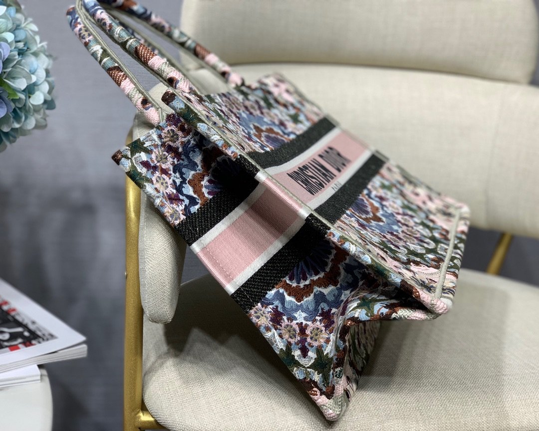 D*or small book tote-36.5cm
