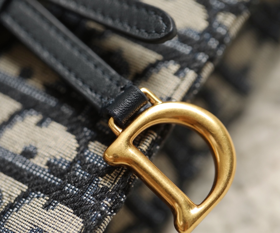 D*or oblique belt bag-17 *10.5*3.5cm