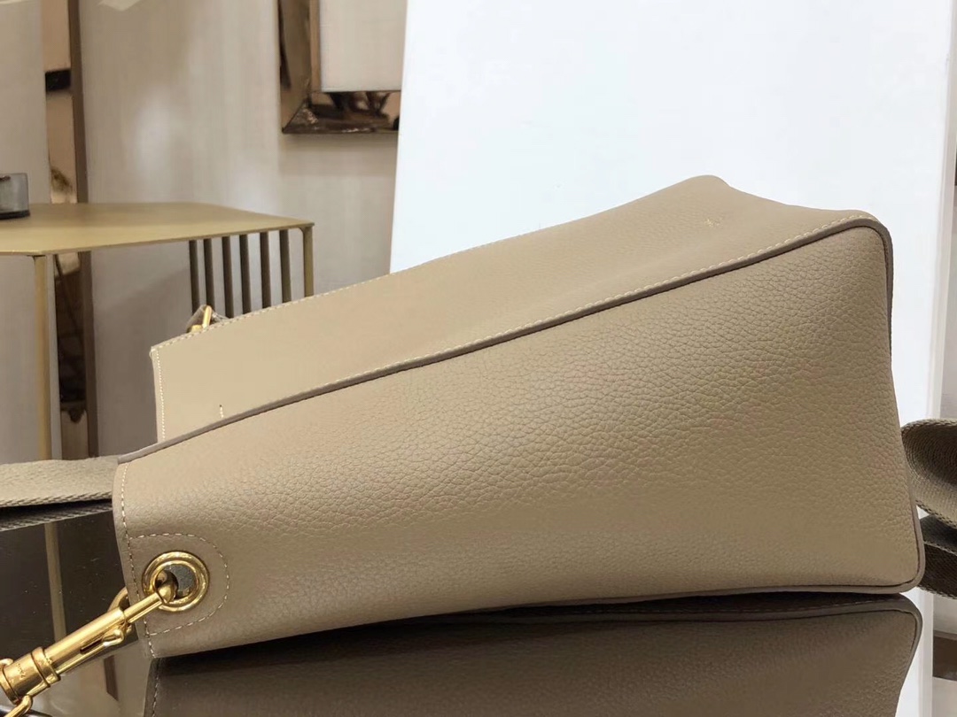 Celin Suau Sangle Bucket In Soft Grained Calfskin-17.5*24.5*12CM