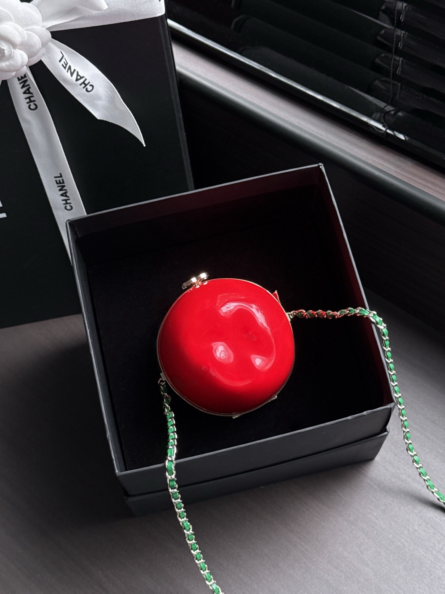Ch@nel Apple Minaudiere, Laquered Metal, Enamel & Gold-Tone-16*10*10M