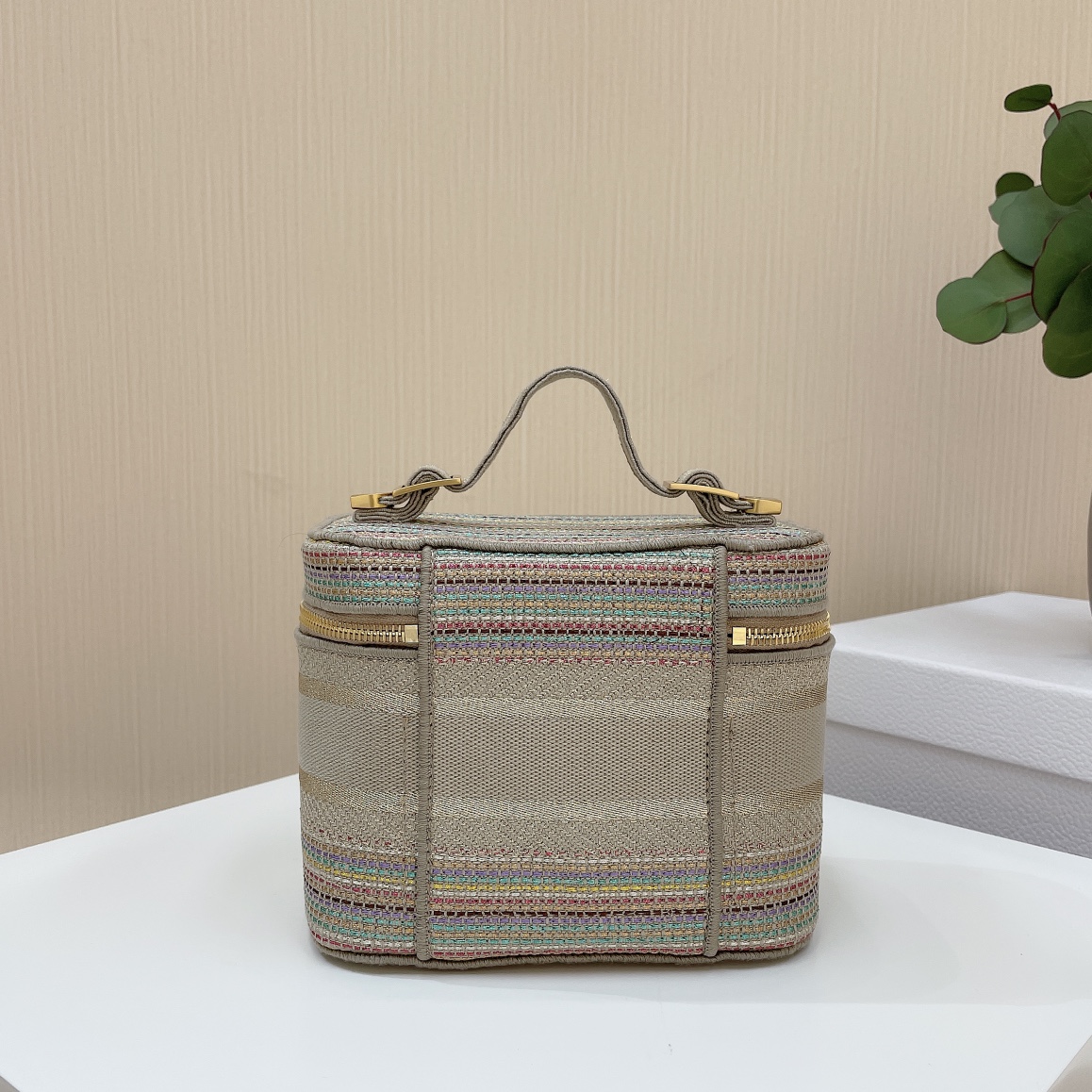 D*or oblique cosmetic bag-18.5*13*10.5cm