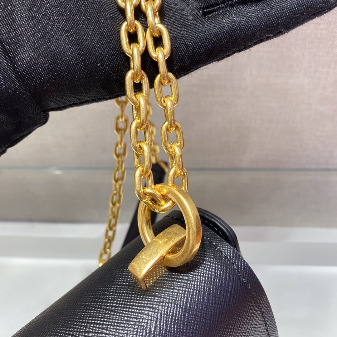 Pra*a saffiano chain bag1bd275-22*14*7cm