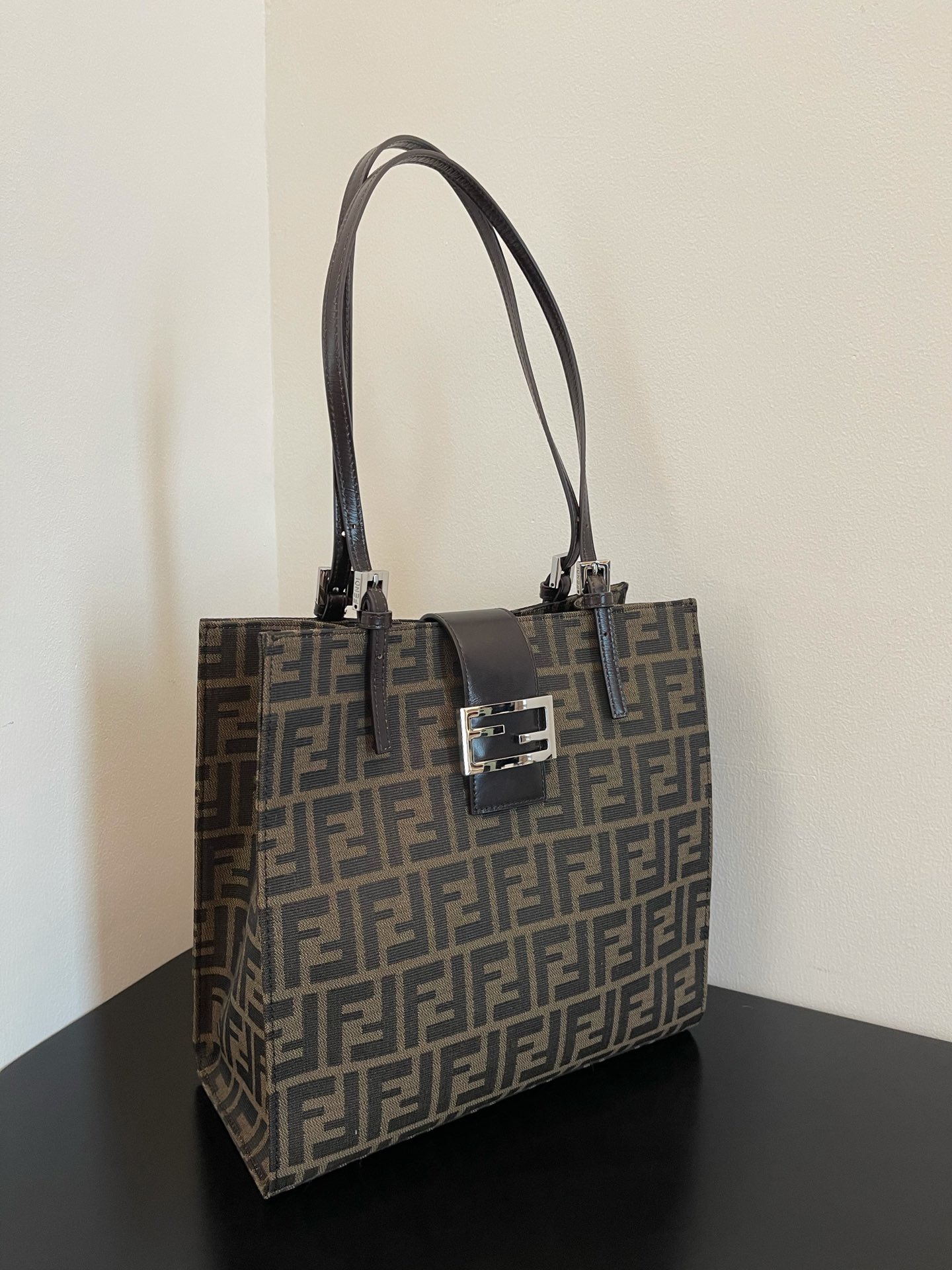 F**di vintage tote-28x28x11cm