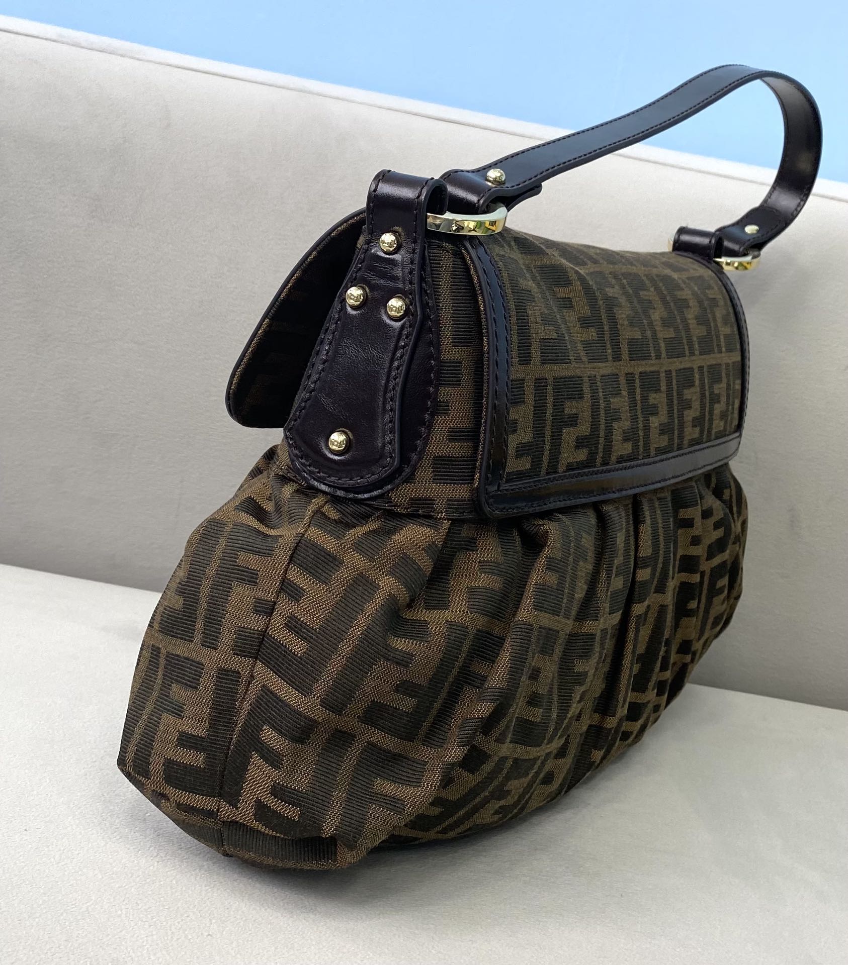 F**di vintage handbags-38×8×19cm