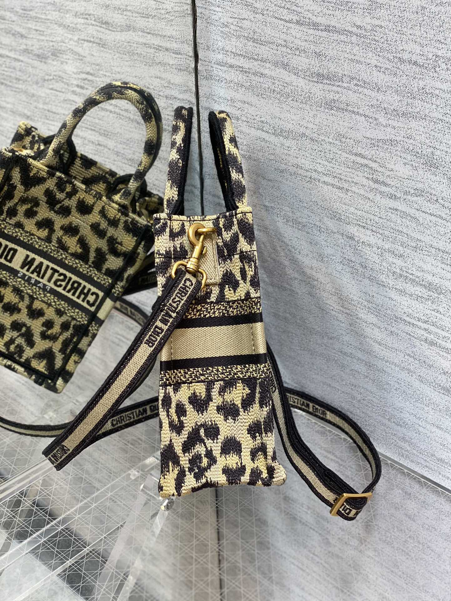 D*or mini book tote-13.5*5*18cm